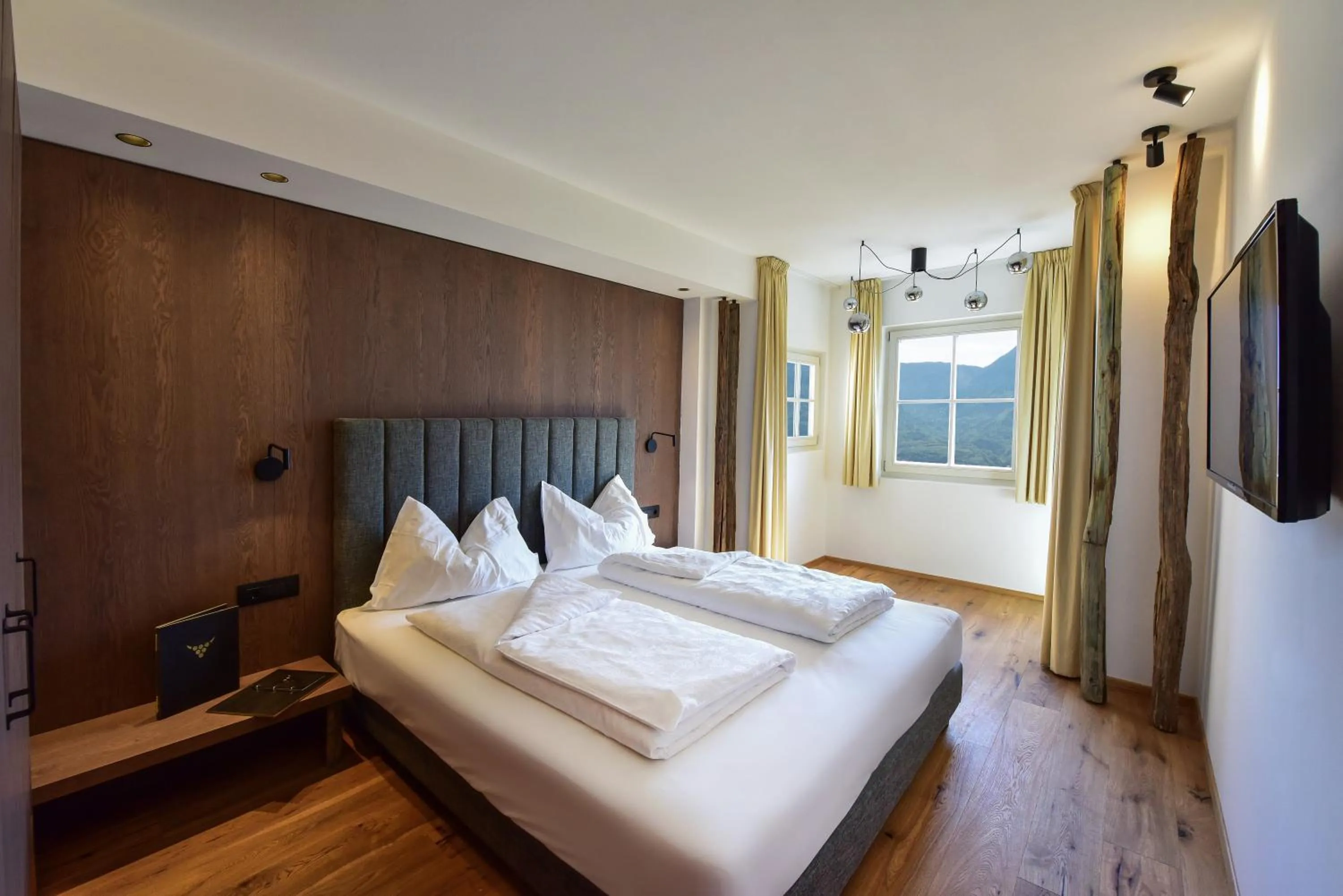 Bed in Hotel Goldene Traube