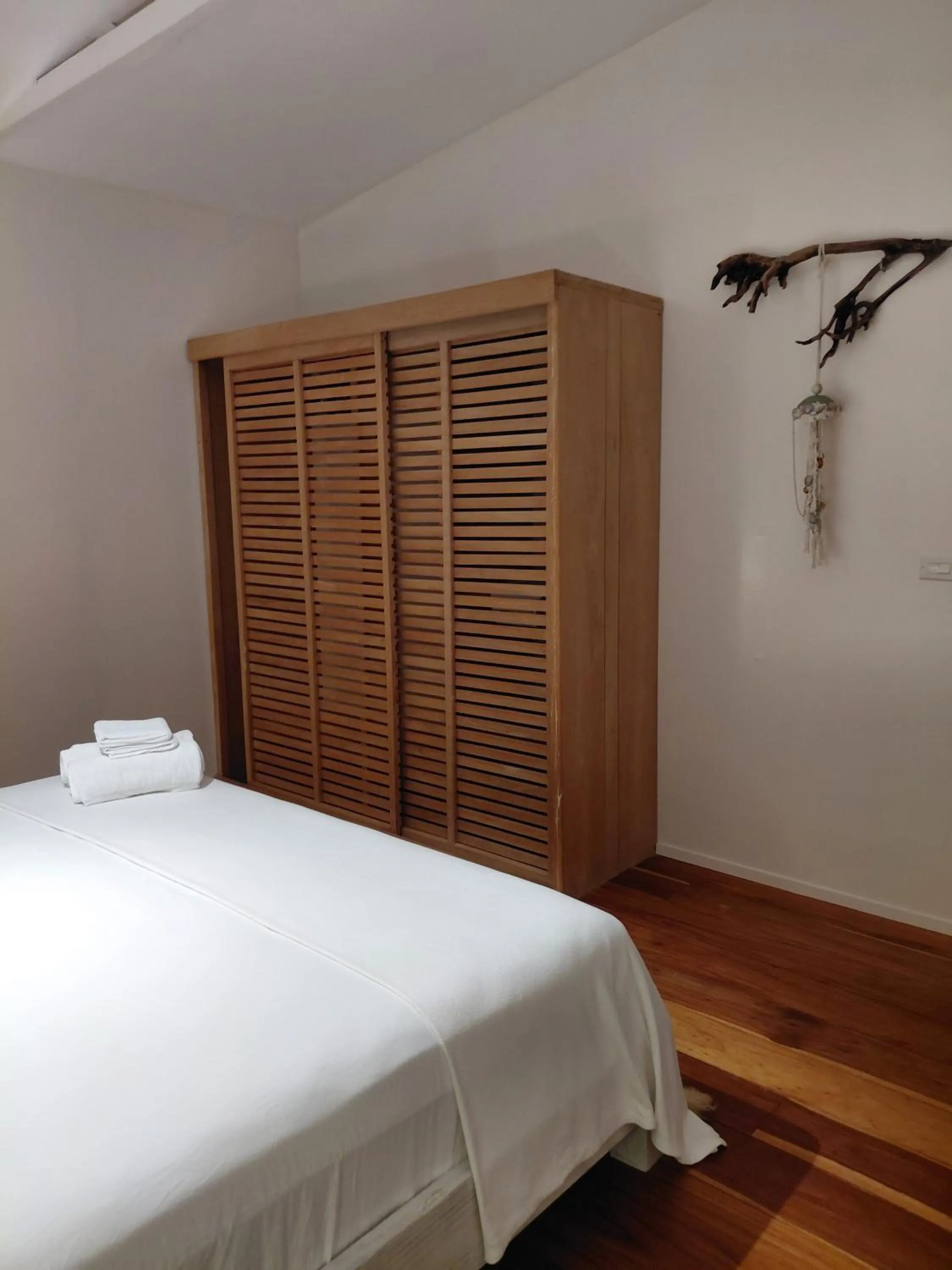 wardrobe, Bed in RIVA B&B