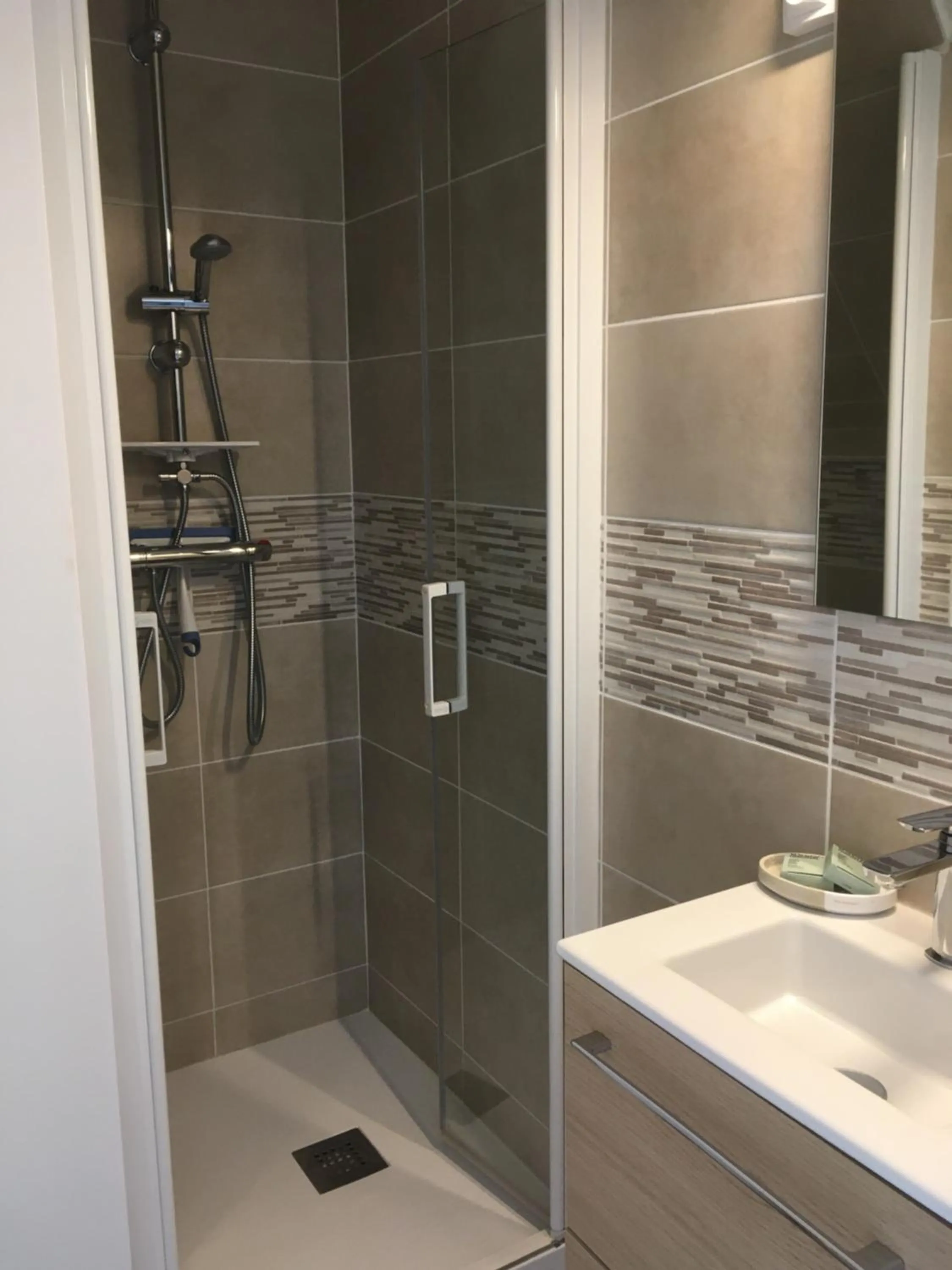 Shower in Les Fermes de Kercadoret