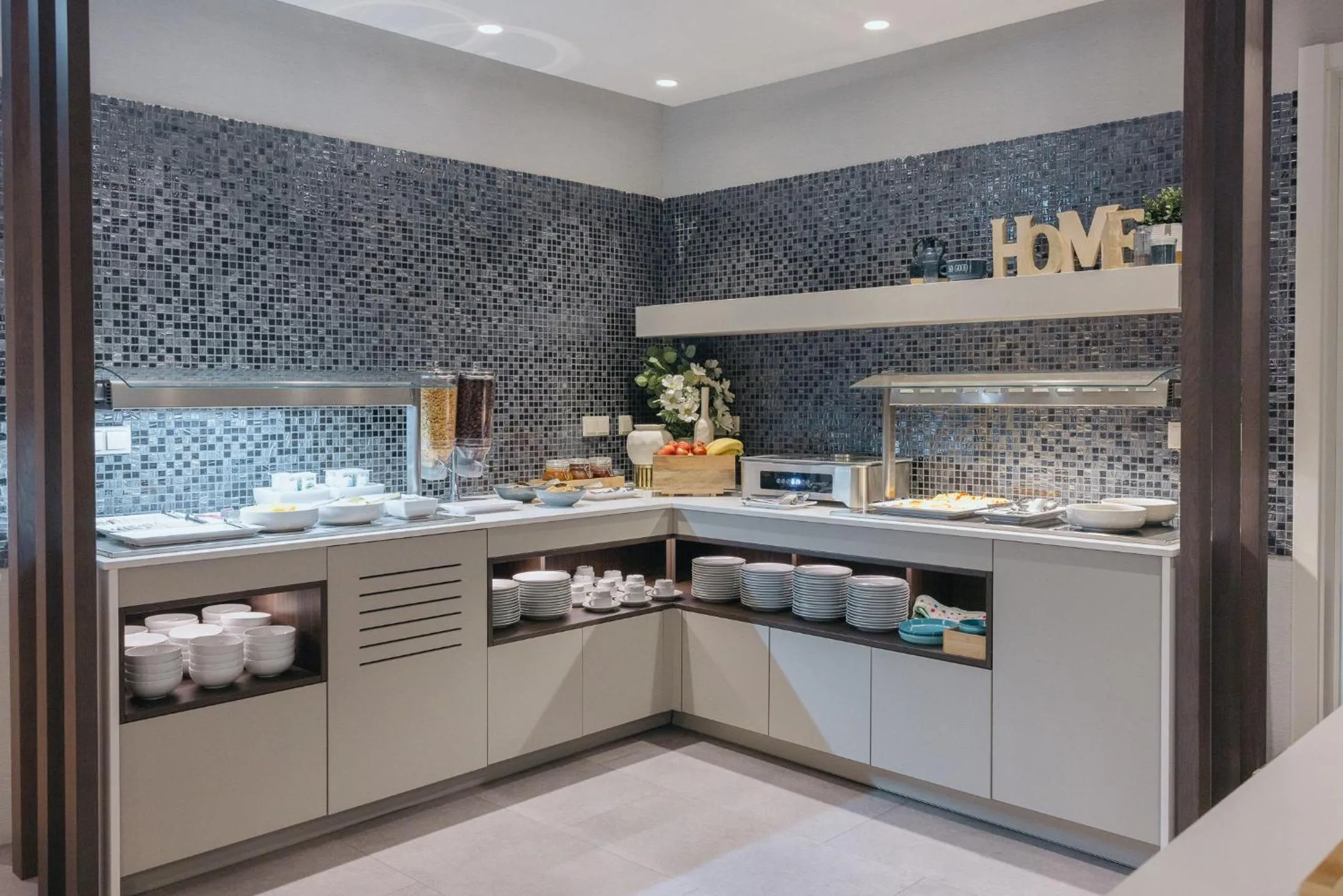 Food and drinks in M'AR De AR Auria