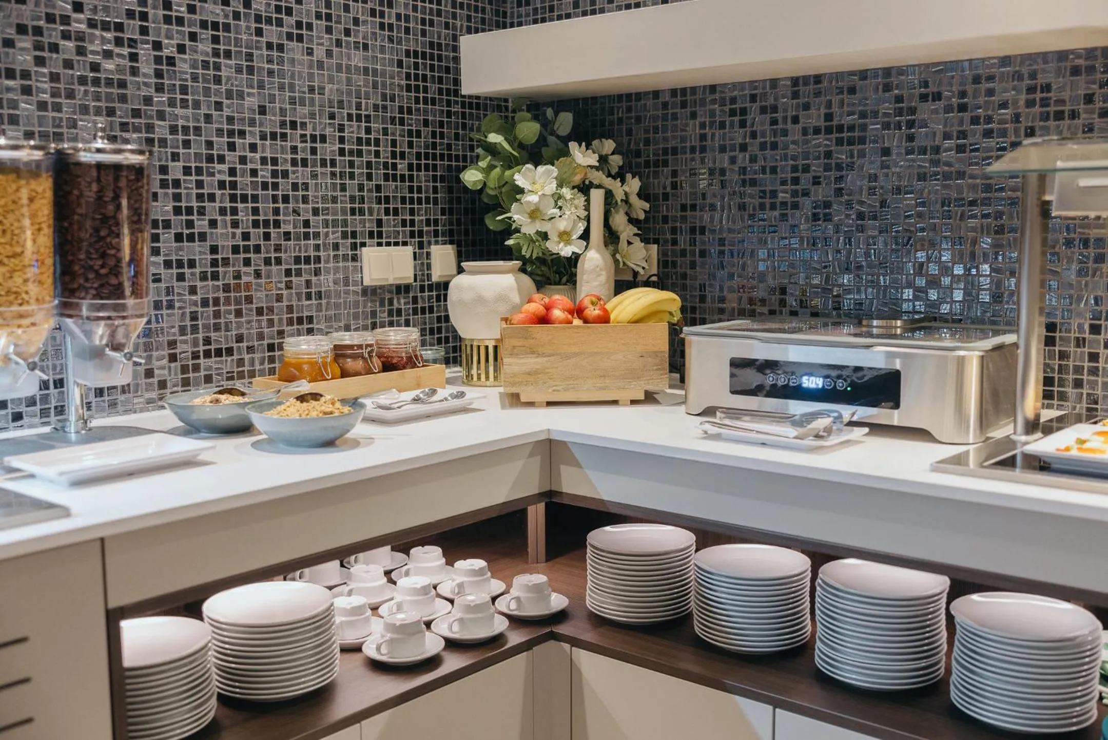 Food and drinks in M'AR De AR Auria