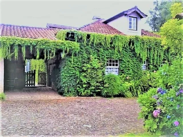 Property building in Casa da Roseira