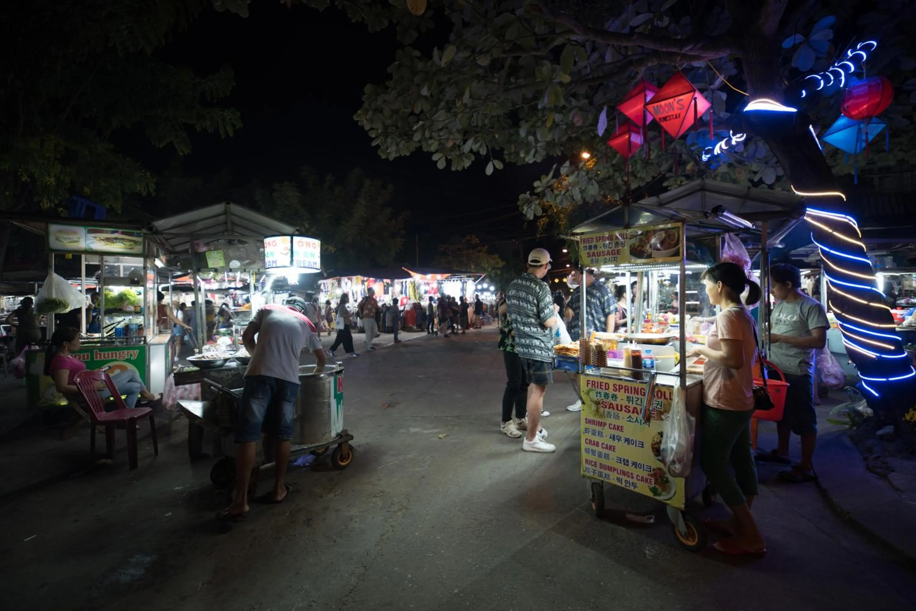 Shopping Area in Hoa Thu Homestay