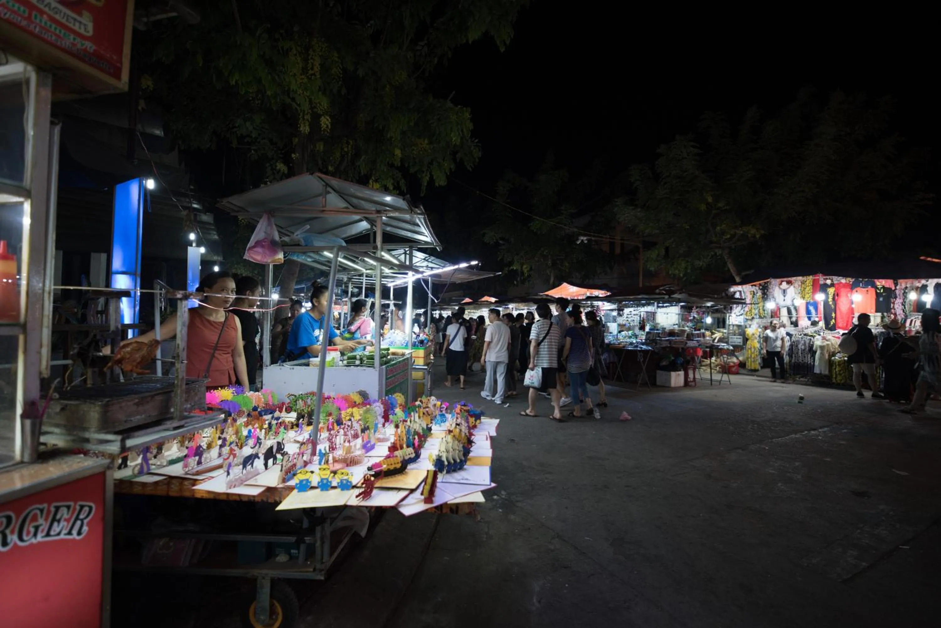 Shopping Area in Hoa Thu Homestay
