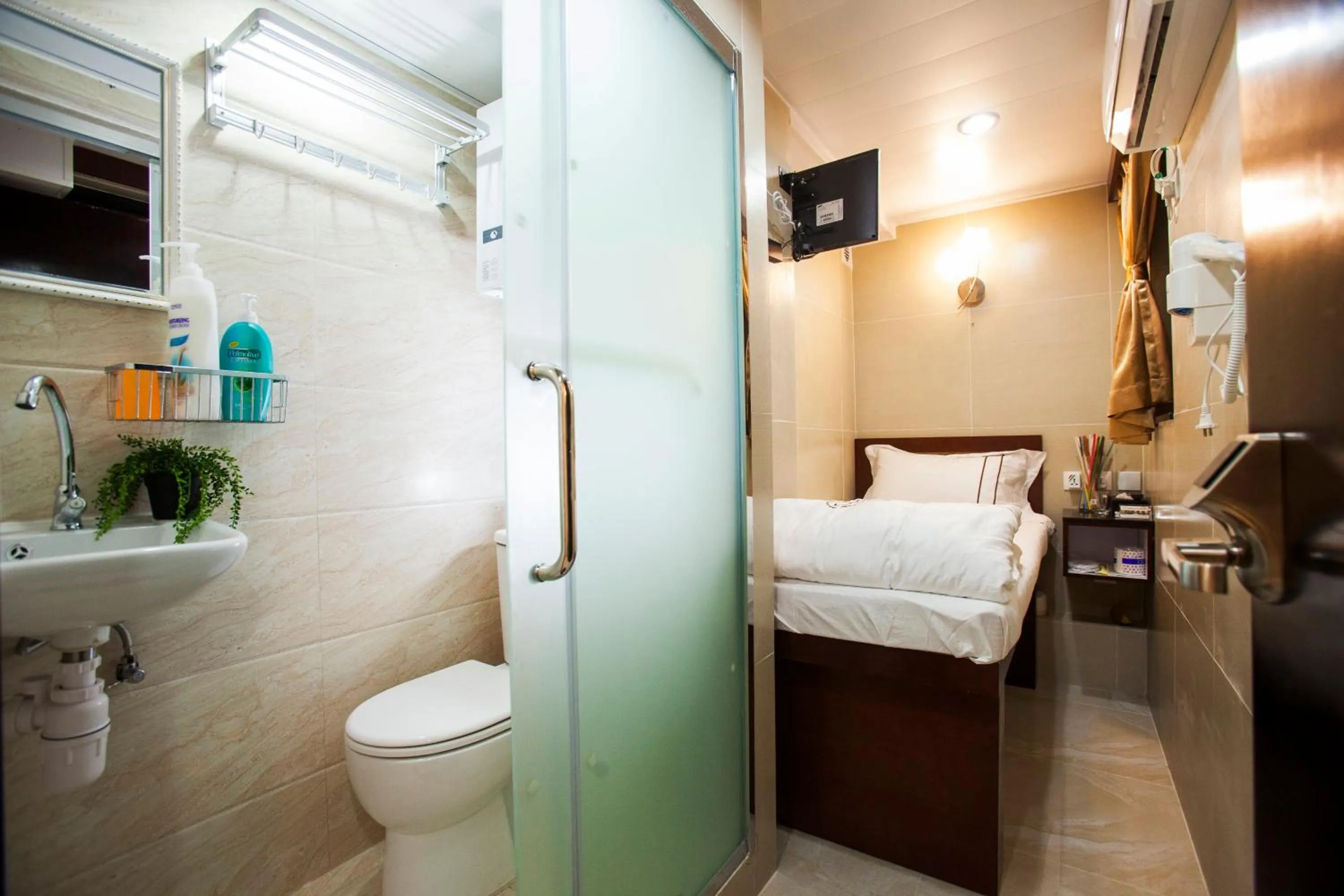 Bed in HK International Hostel