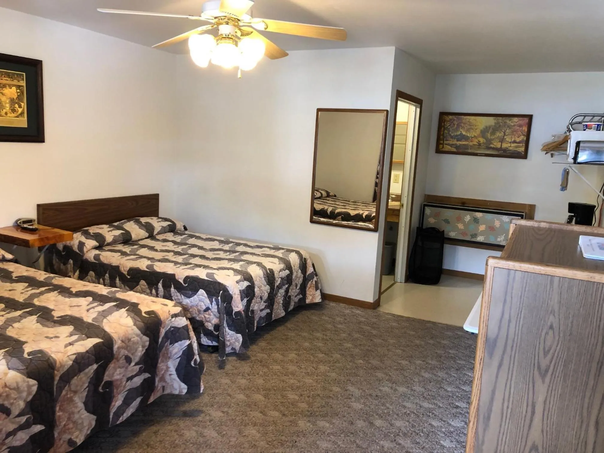 Bed in Black Hills Cabins at Quail's Crossing