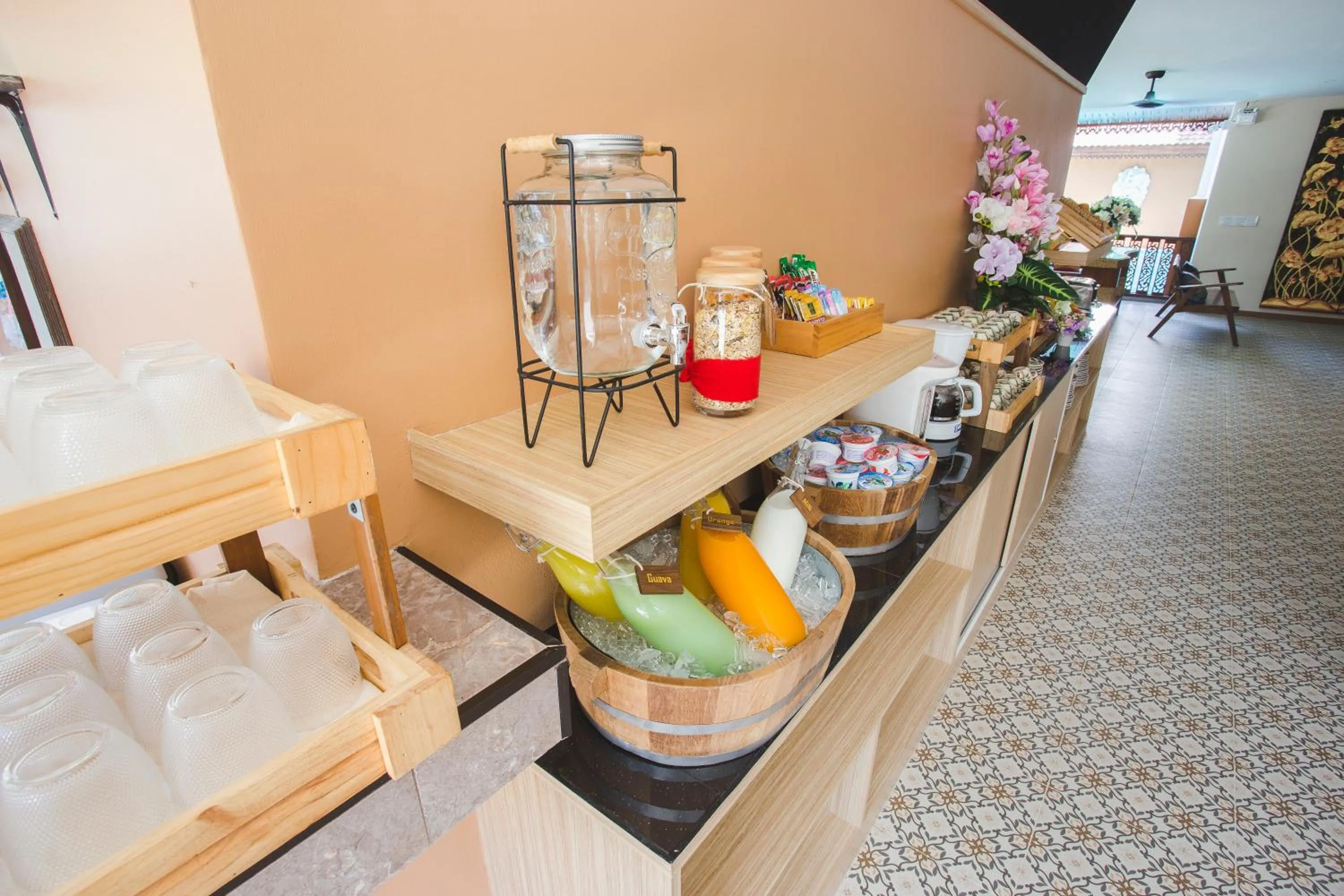 Restaurant/places to eat in Chada Mantra Hotel