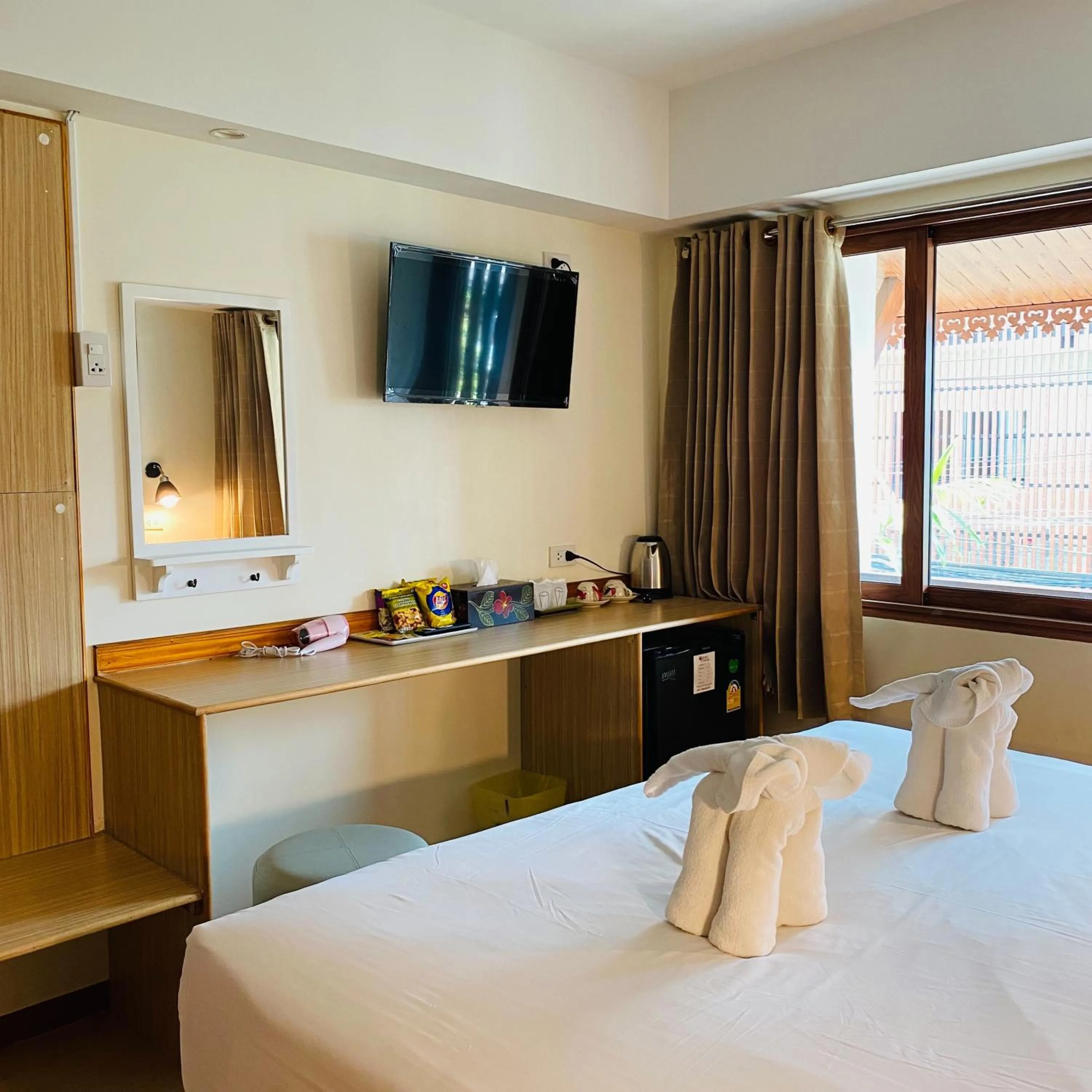 hair dresser, Bed in Chada Mantra Hotel