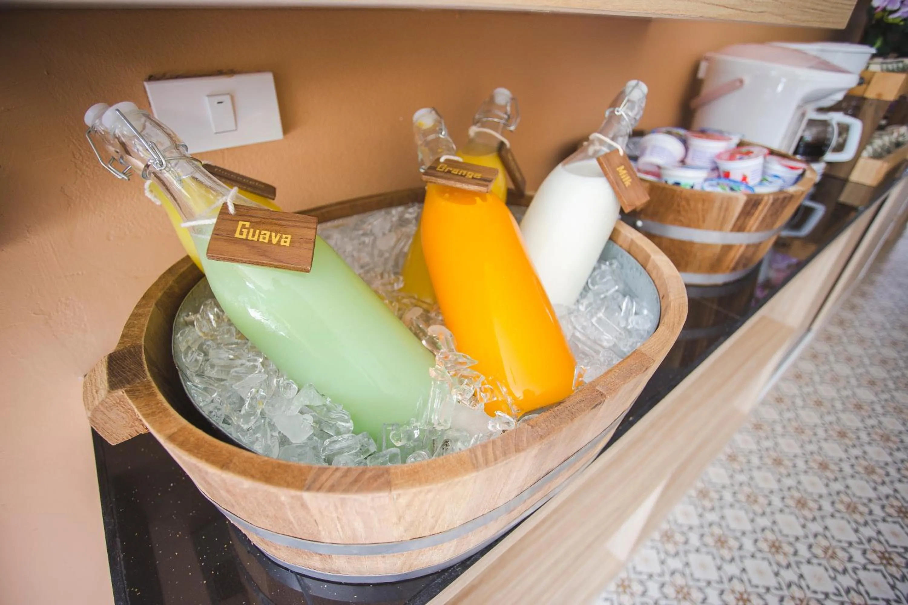 Restaurant/places to eat in Chada Mantra Hotel