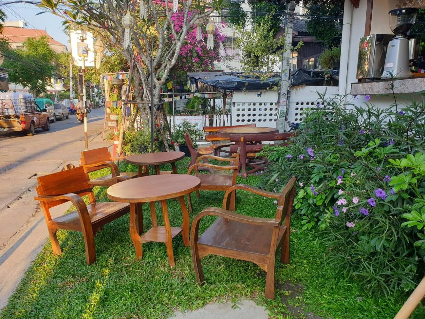 Restaurant/places to eat in Chada Mantra Hotel