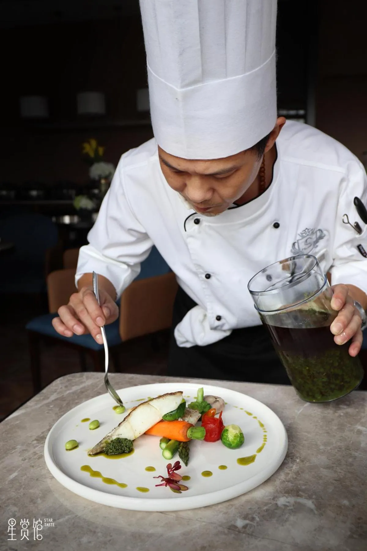 Staff in Royal Star Apartment(Guangzhou Central City Branch)