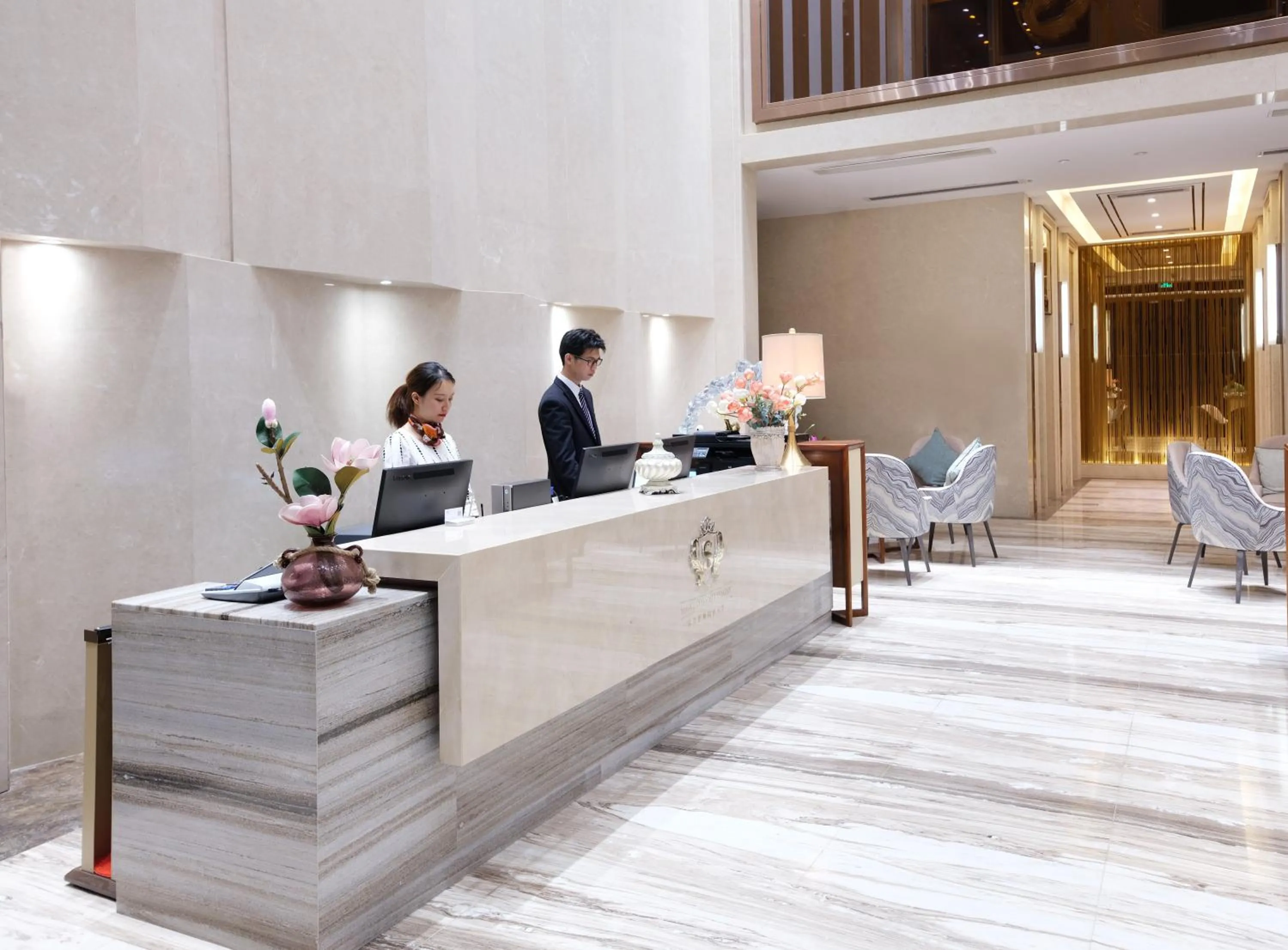 Staff in Royal Star Apartment(Guangzhou Central City Branch)