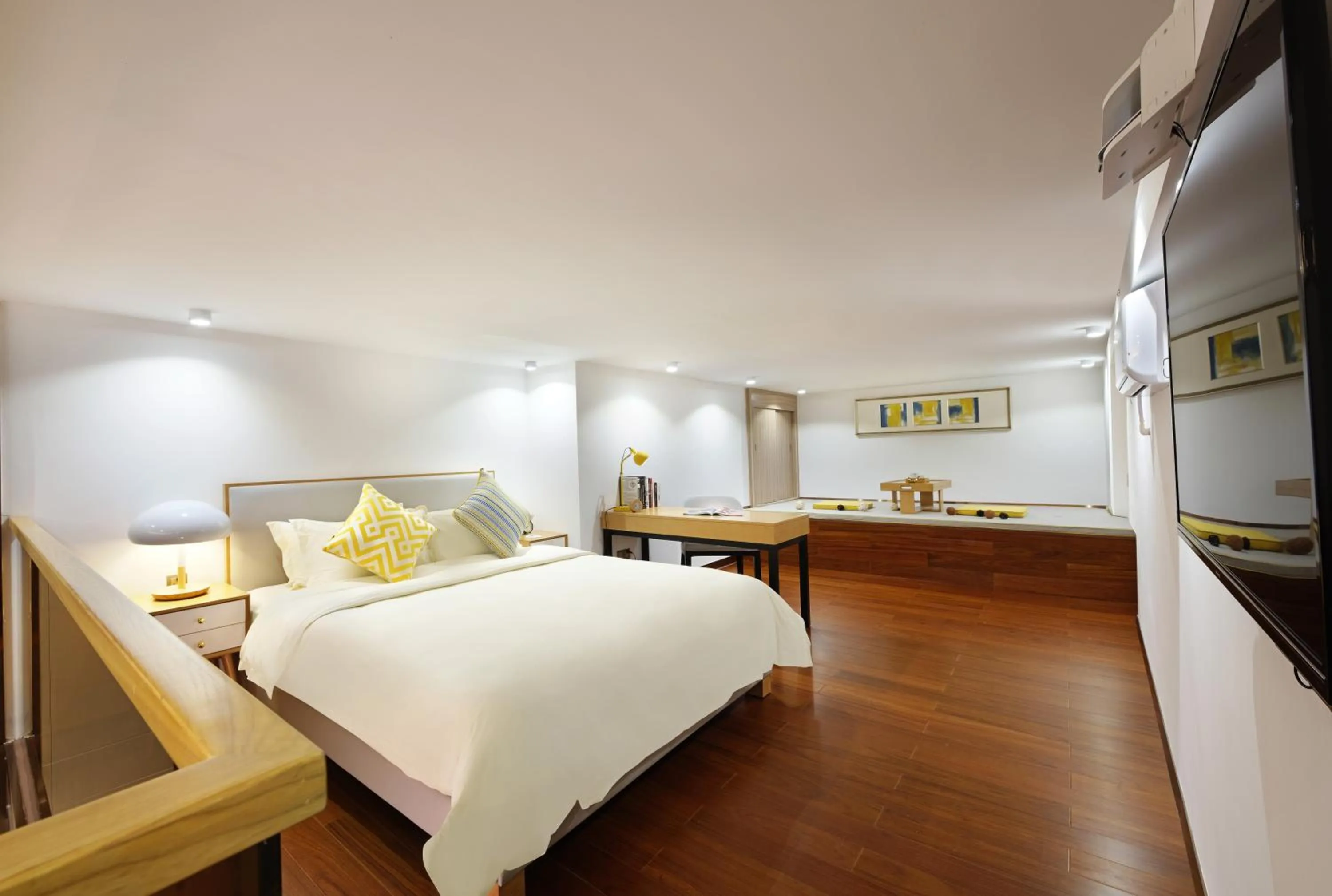 Bedroom, Bed in Royal Star Apartment(Guangzhou Central City Branch)