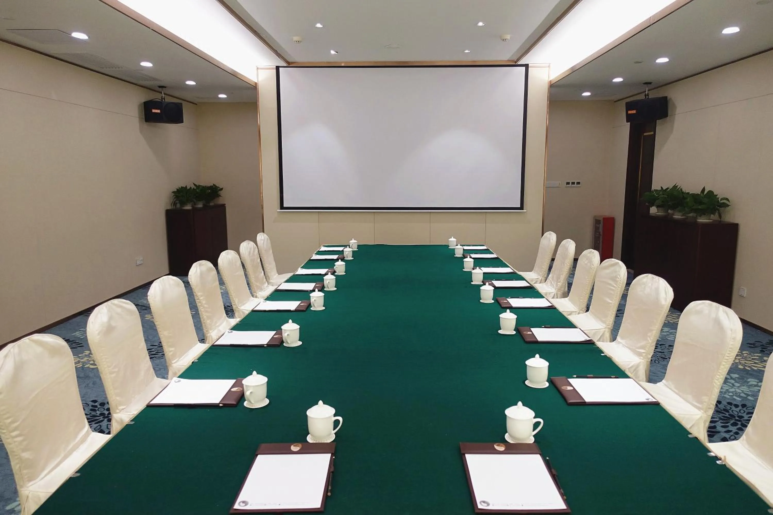 Meeting/conference room in Royal Star Apartment(Guangzhou Central City Branch)