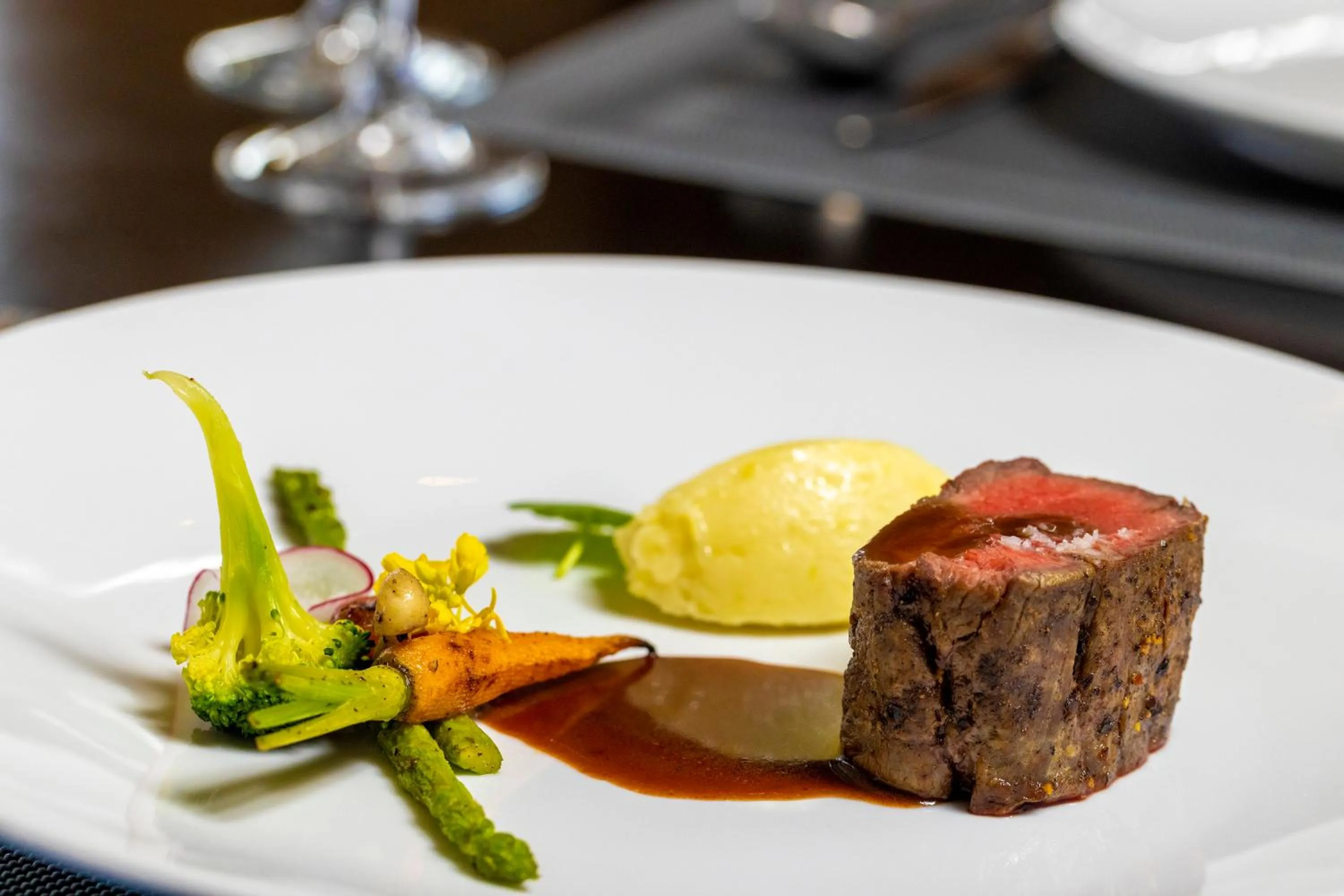 Food and drinks in Melia Vinpearl Thanh Hoa