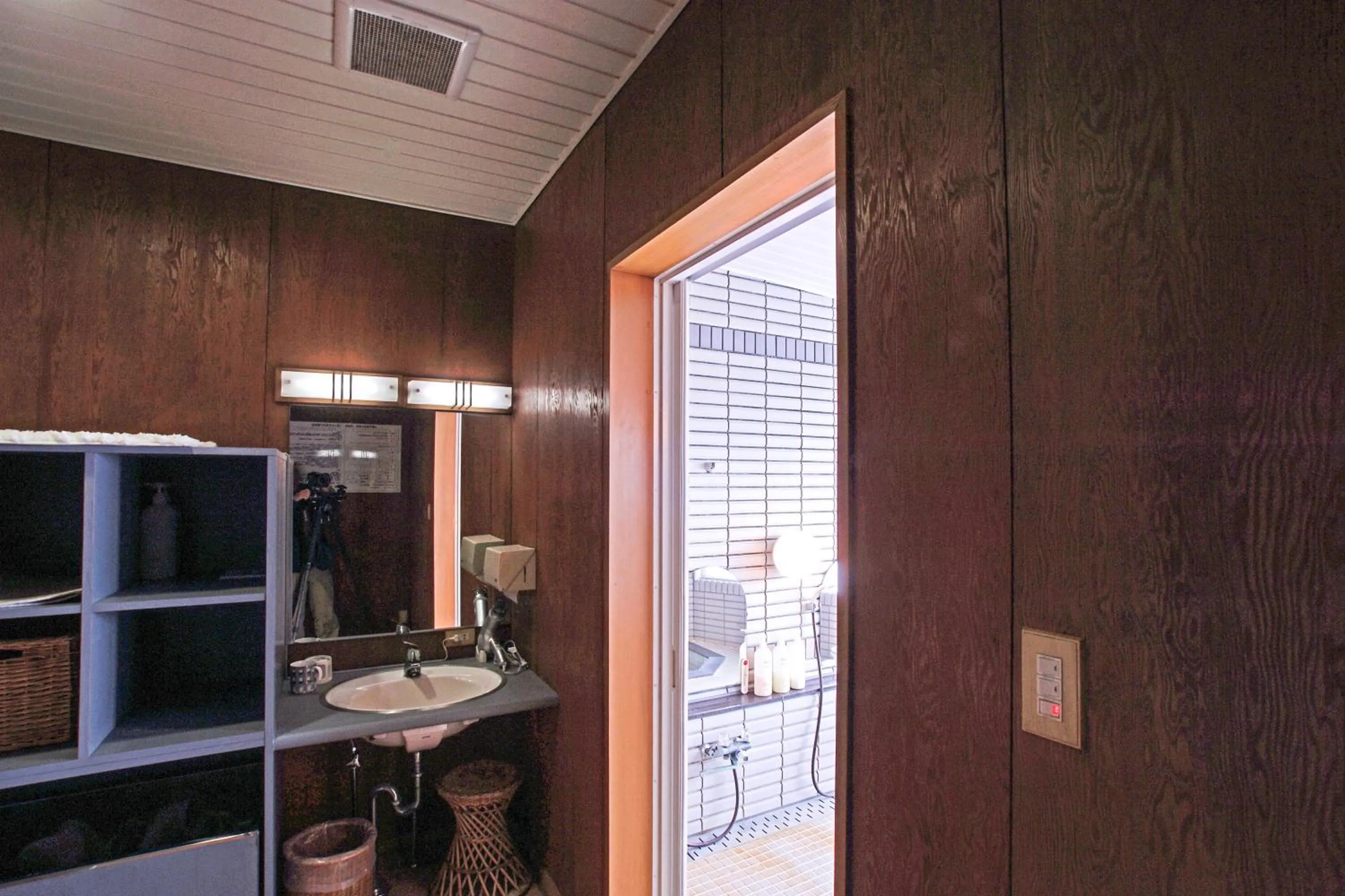 Hot Spring Bath in Pension Entre - deux - Mers