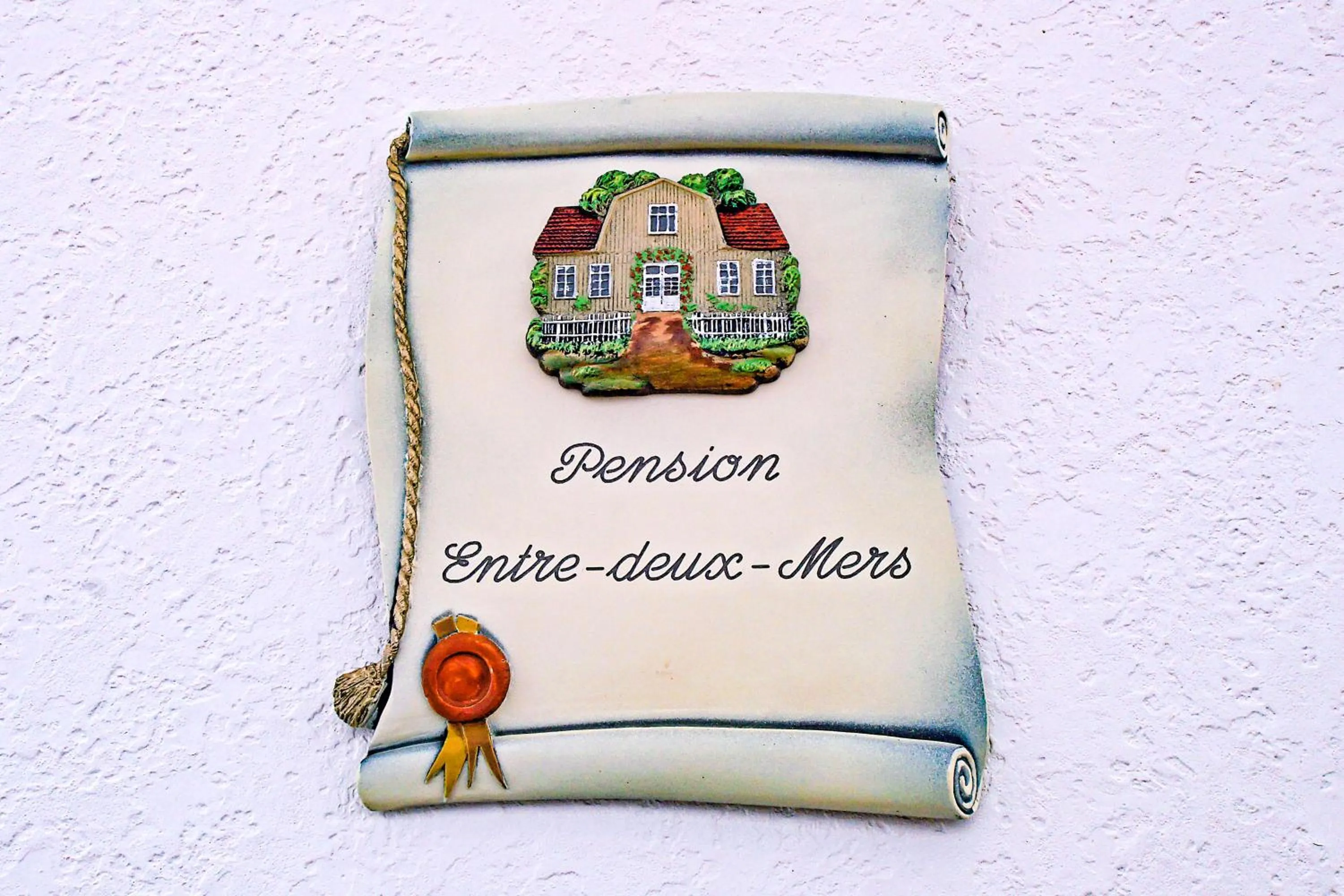 Decorative detail in Pension Entre - deux - Mers