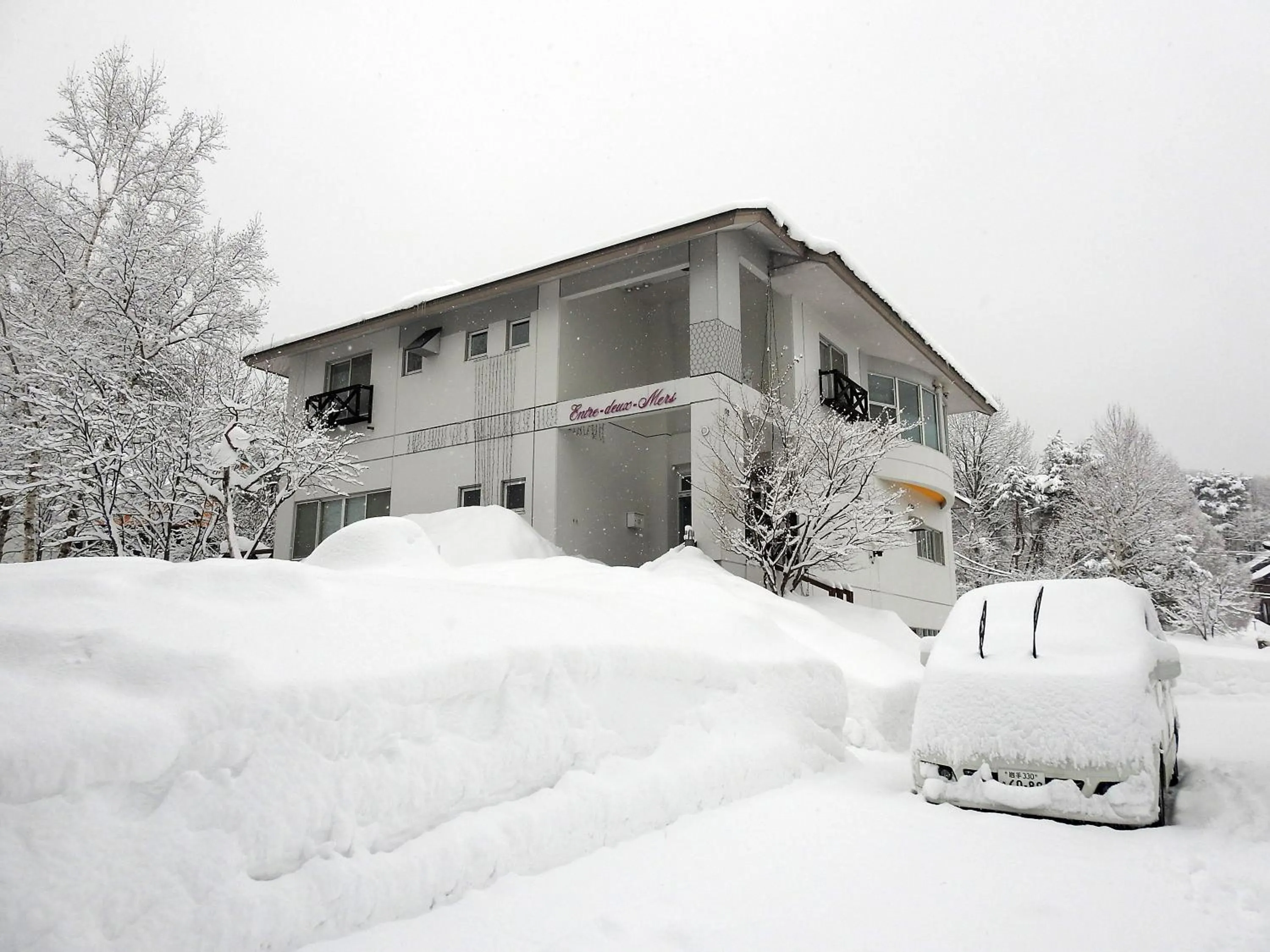 Facade/entrance in Pension Entre - deux - Mers