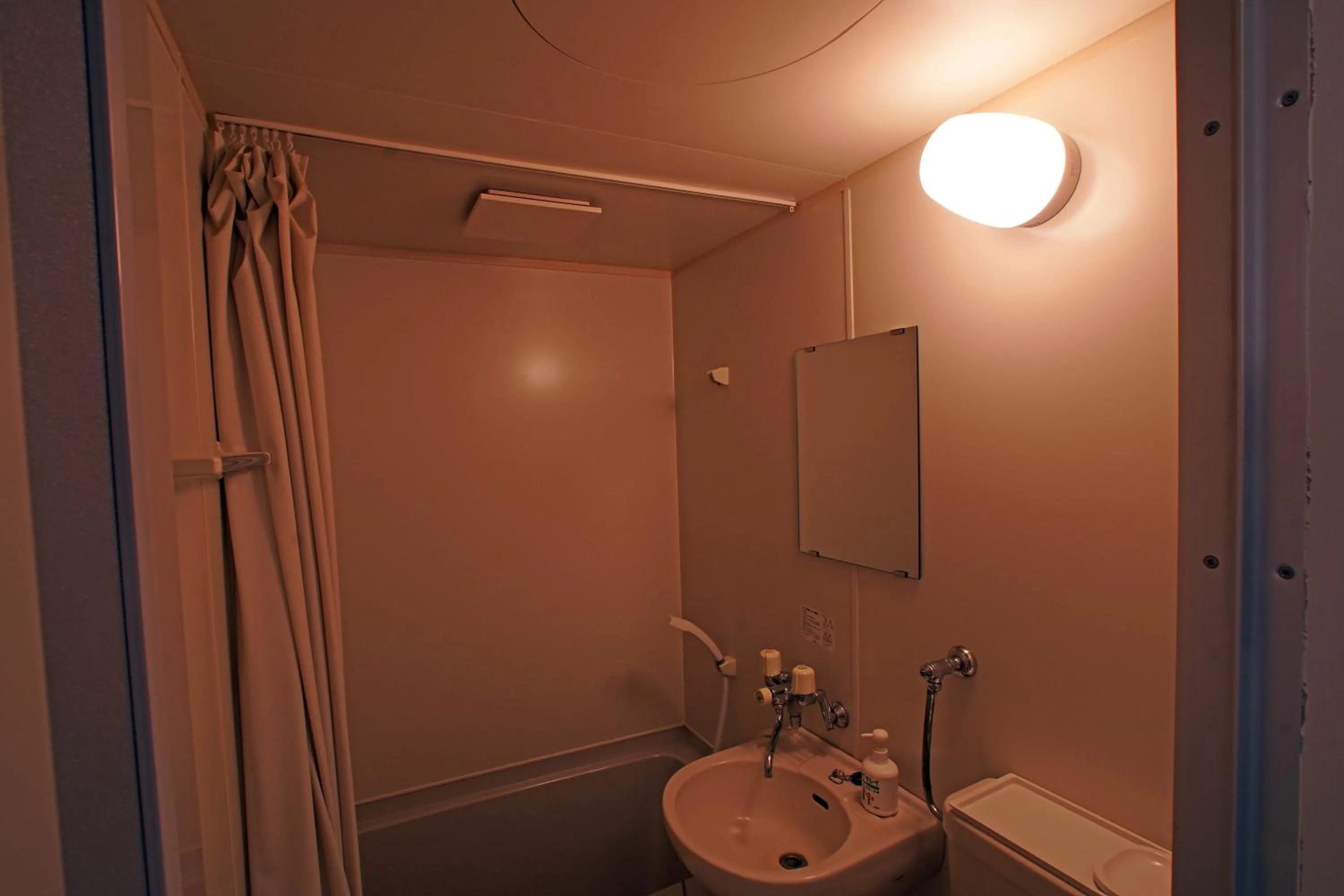 Photo of the whole room in Pension Entre - deux - Mers