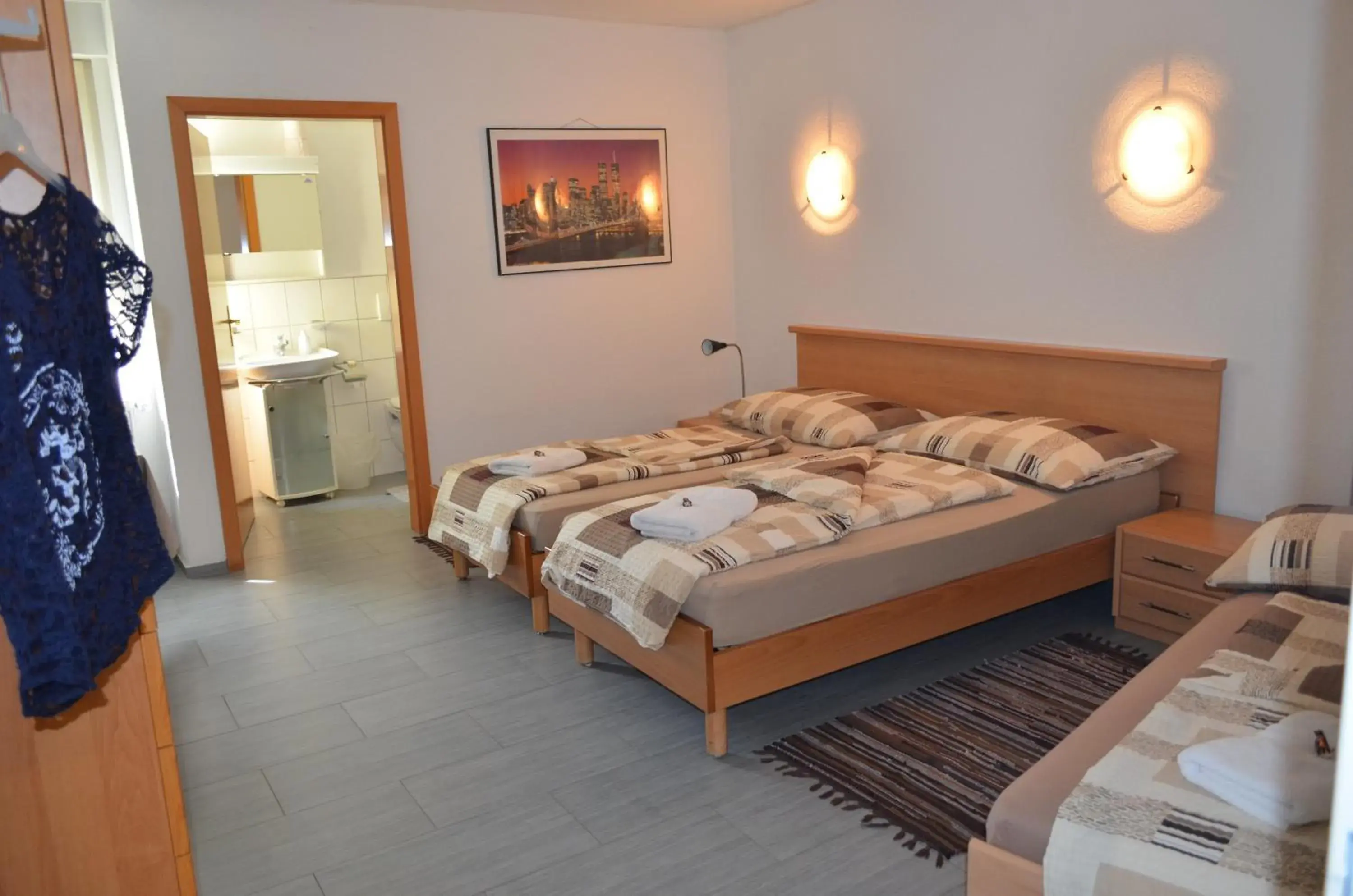 Triple Room in Don Camillo Gästehaus Triple Room in Don Camillo Gästehaus