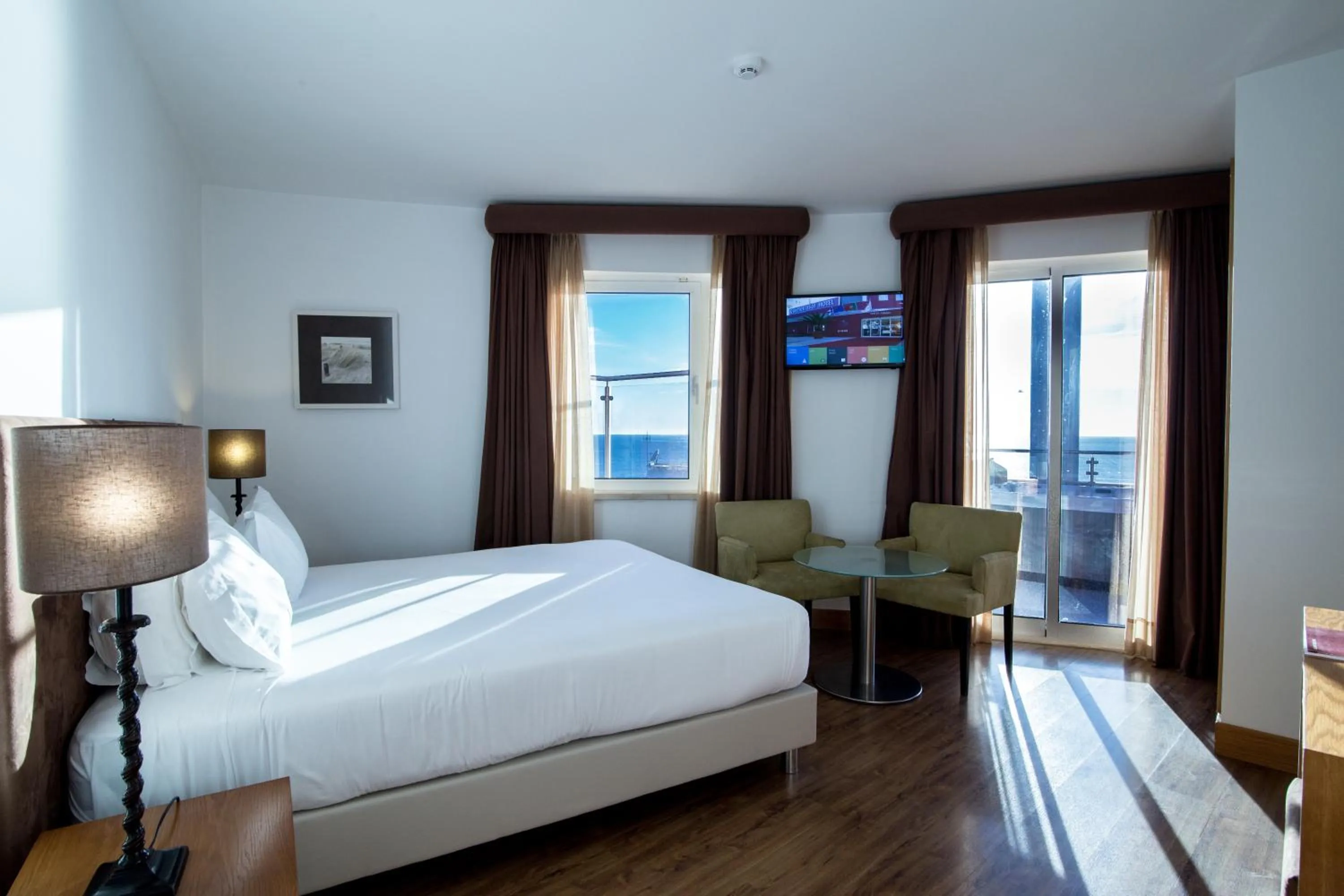 Sea view, Bed in Hotel Quarteirasol