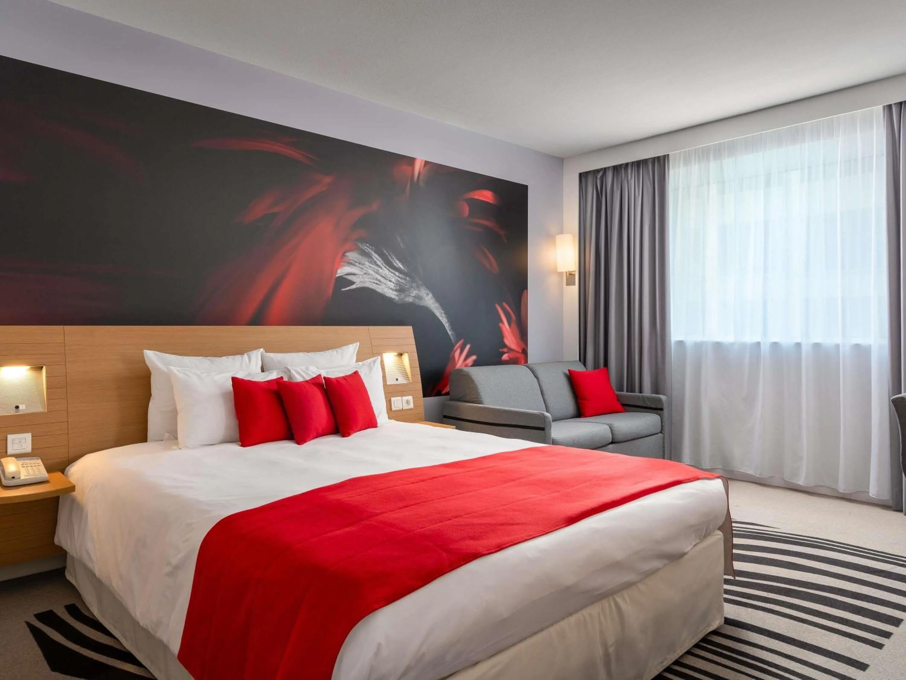 Bedroom, Bed in Novotel Bucharest City Centre