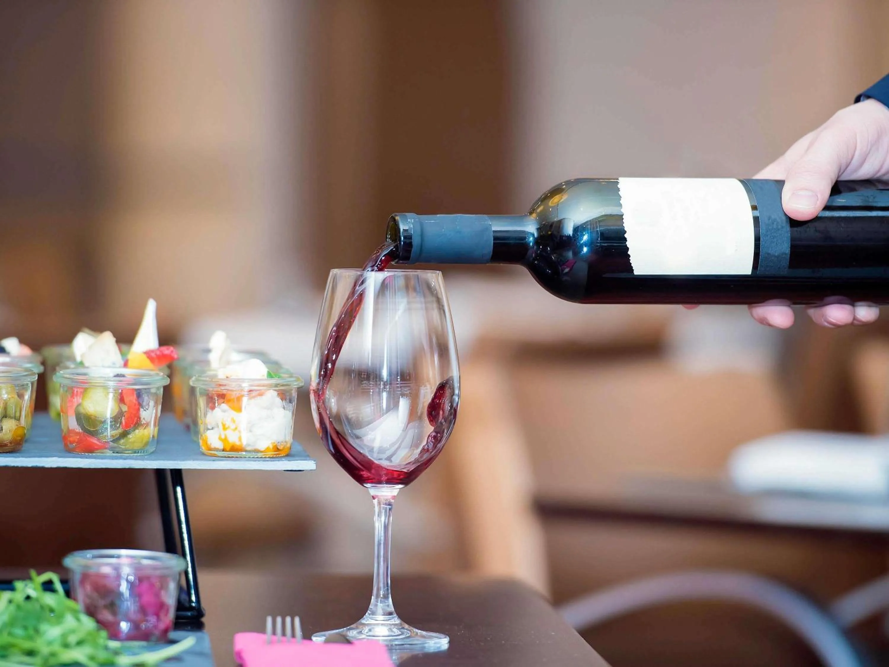 Restaurant/places to eat in Novotel Bucharest City Centre