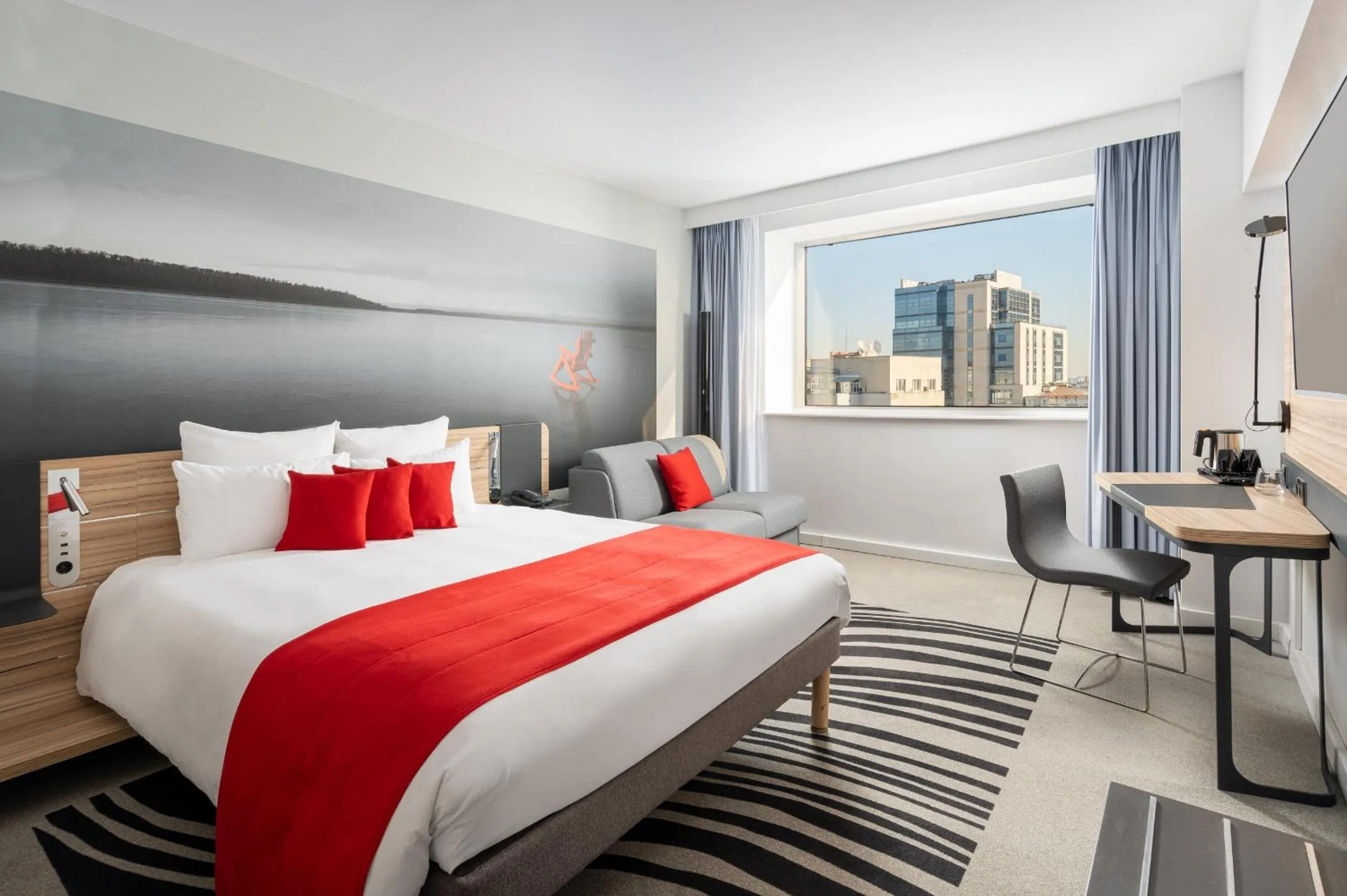 Bedroom, Bed in Novotel Bucharest City Centre