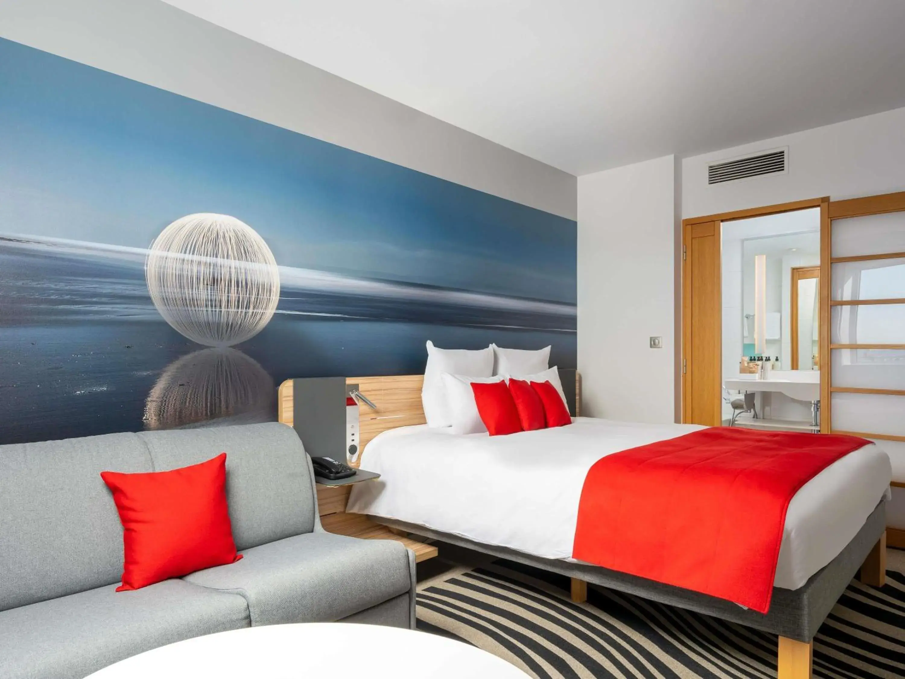 Executive Queen Room with Sofa in Novotel Bucharest City Centre Executive Queen Room with Sofa in Novotel Bucharest City Centre