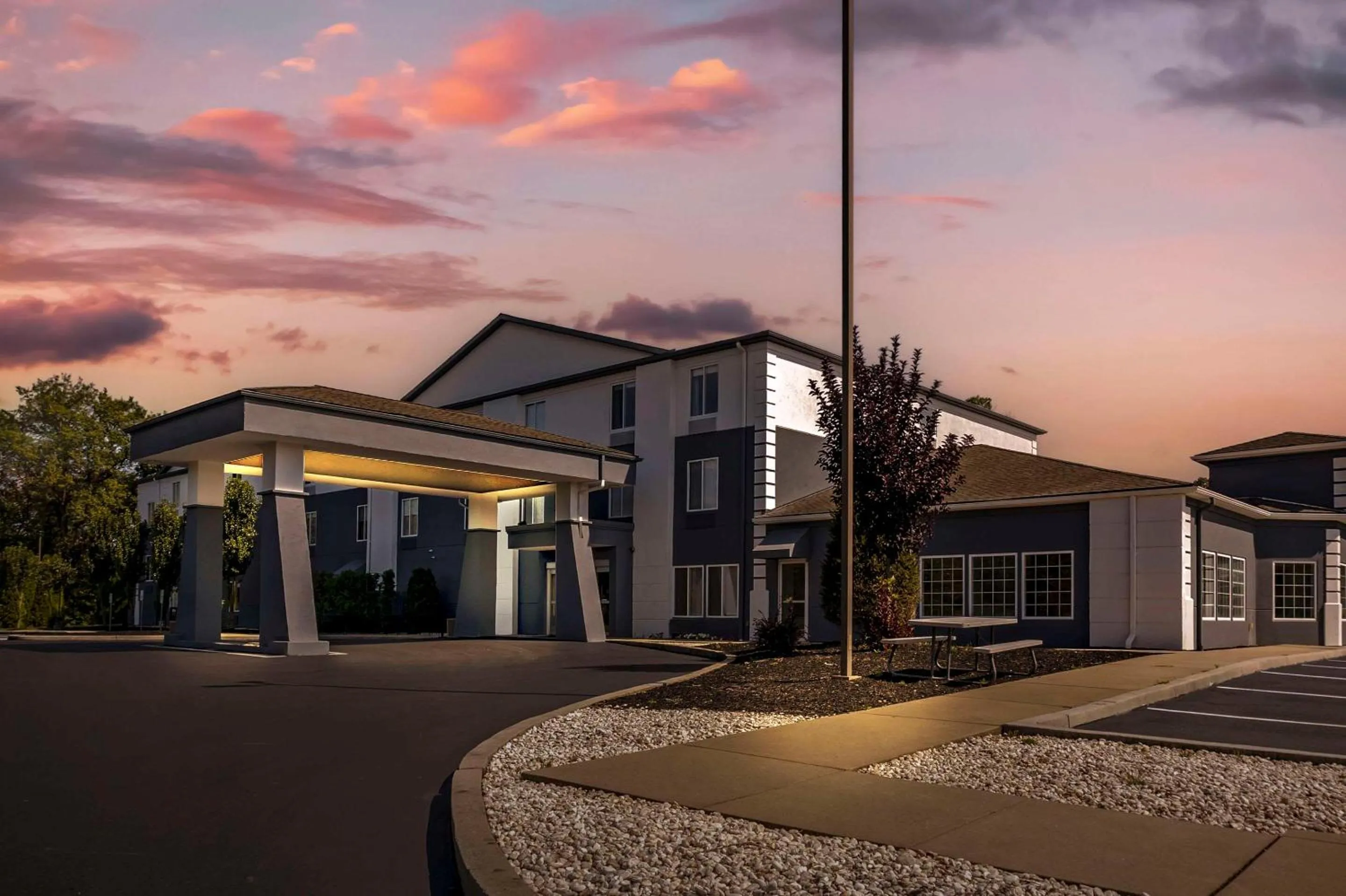 Property building in Comfort Inn & Suites Harrisburg-Hershey North