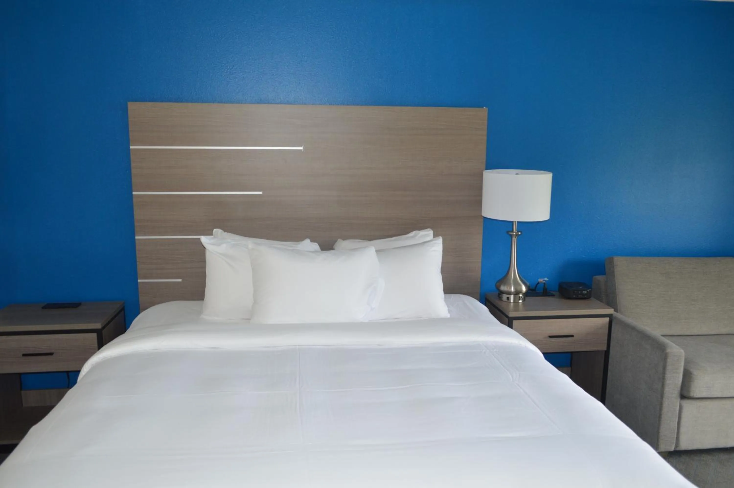 Bed in Comfort Inn & Suites Harrisburg-Hershey North