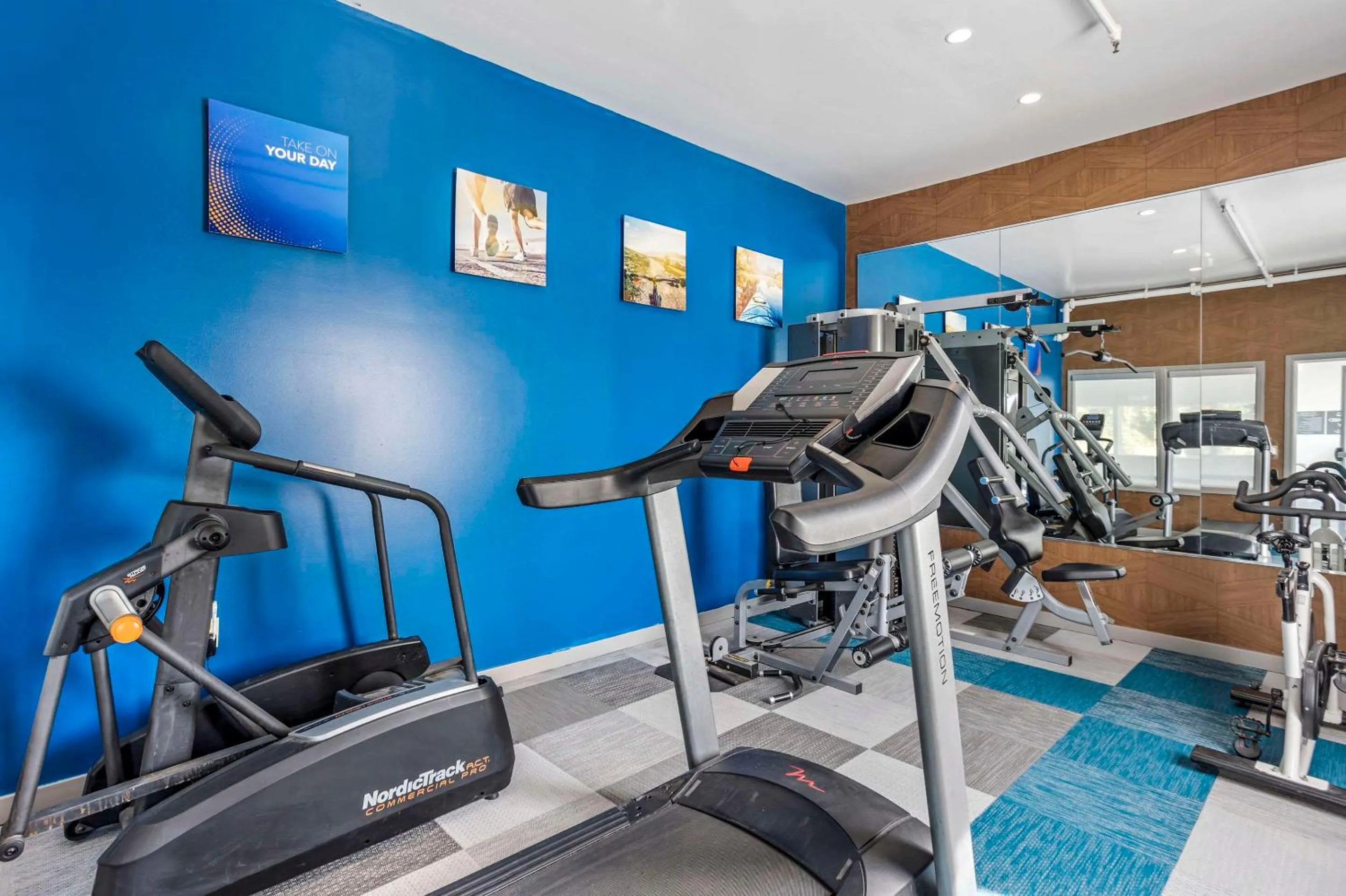 Fitness centre/facilities in Comfort Inn & Suites Harrisburg-Hershey North
