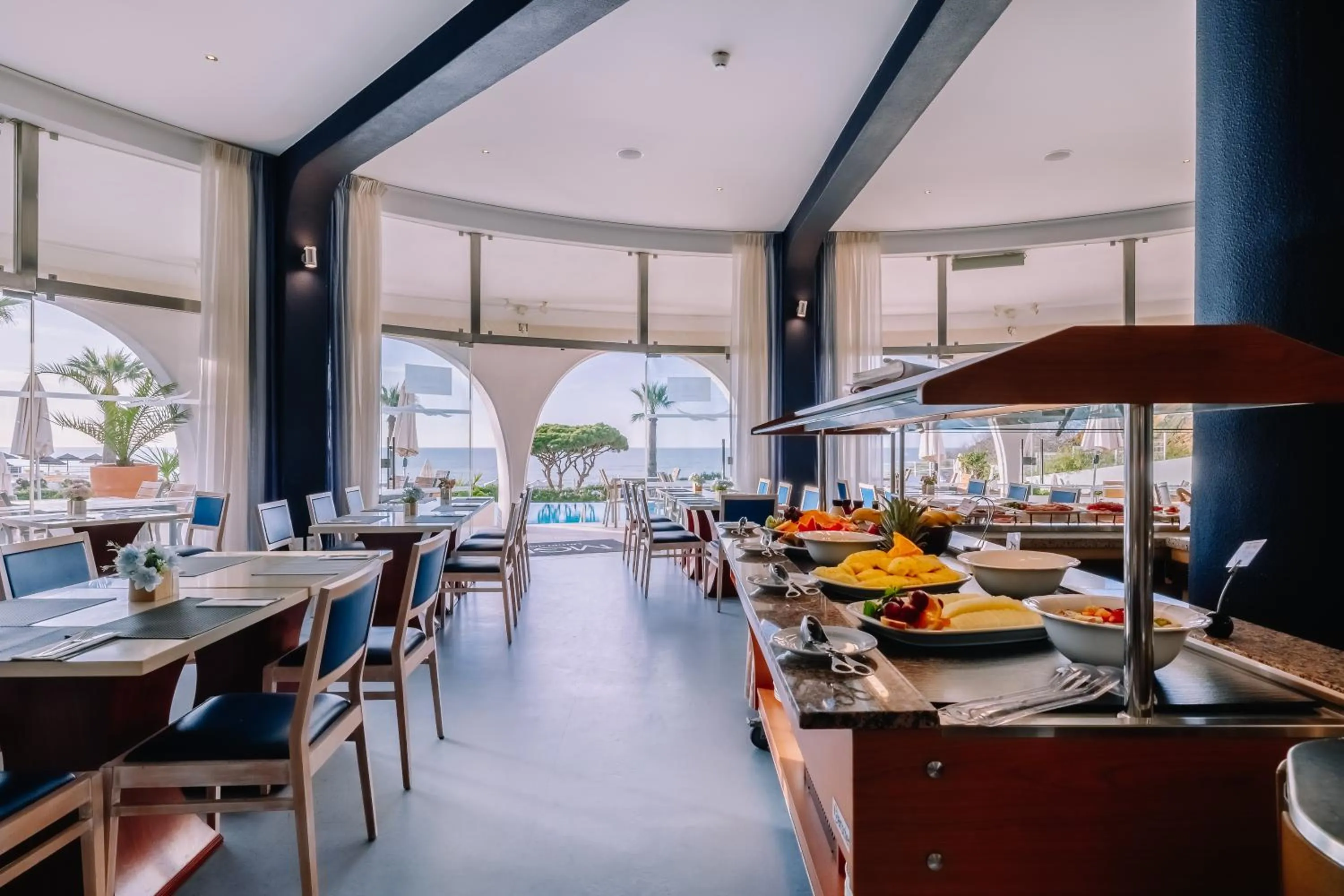 Restaurant/places to eat in Grand Muthu Oura View Beach Club