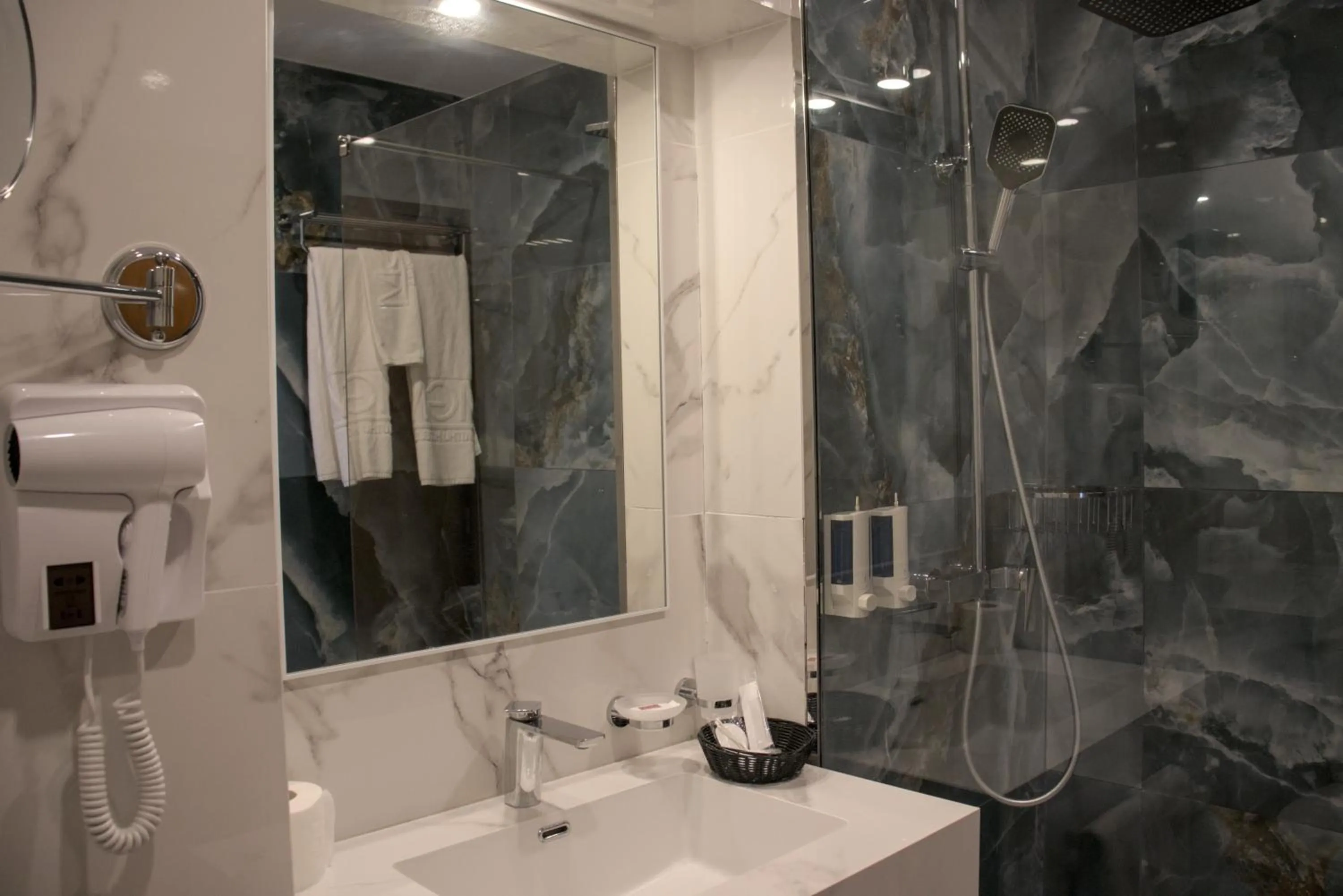 Toilet in Grand Muthu Oura View Beach Club