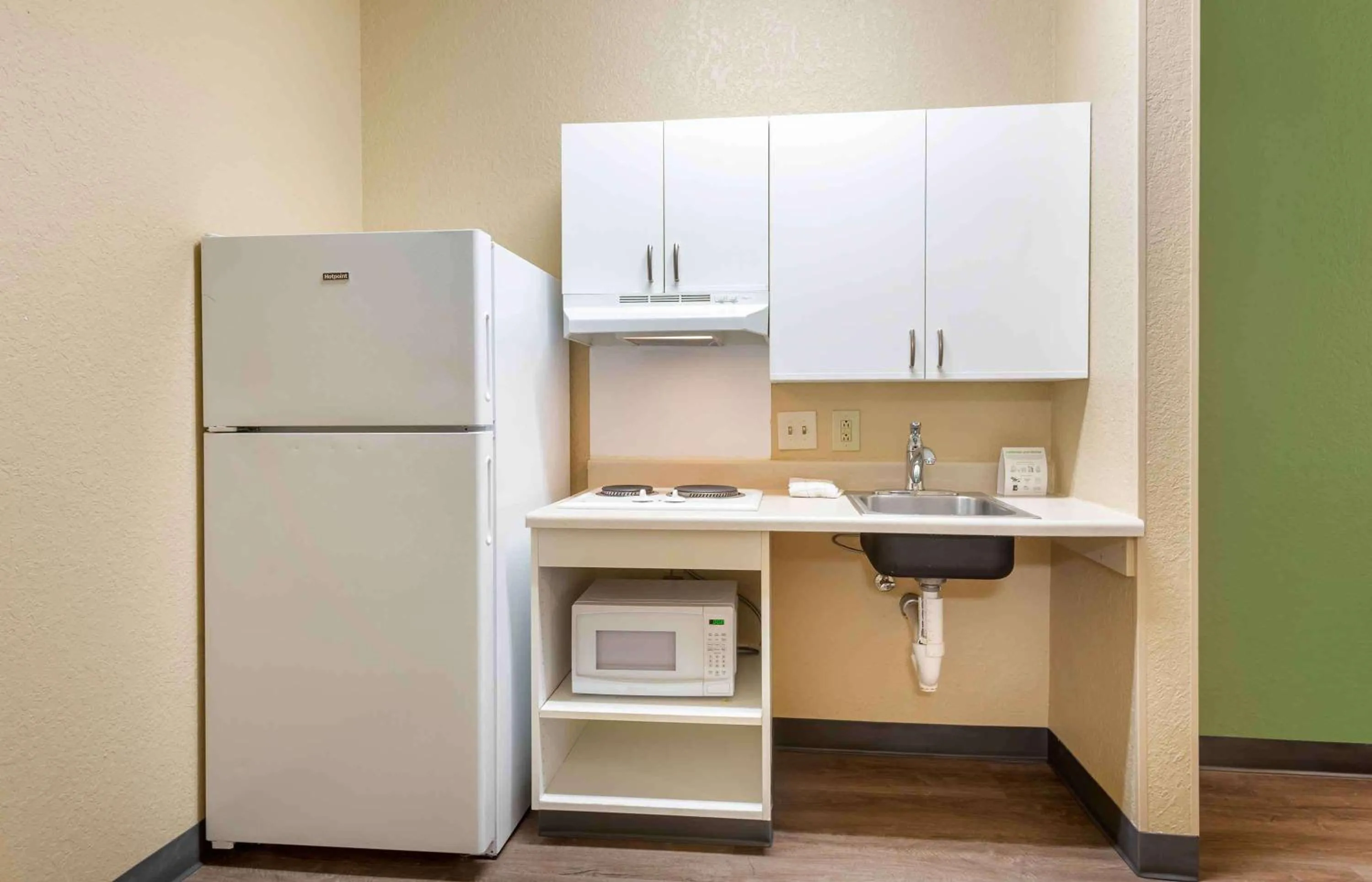 Kitchen or kitchenette in Extended Stay America Suites - Princeton - South Brunswick