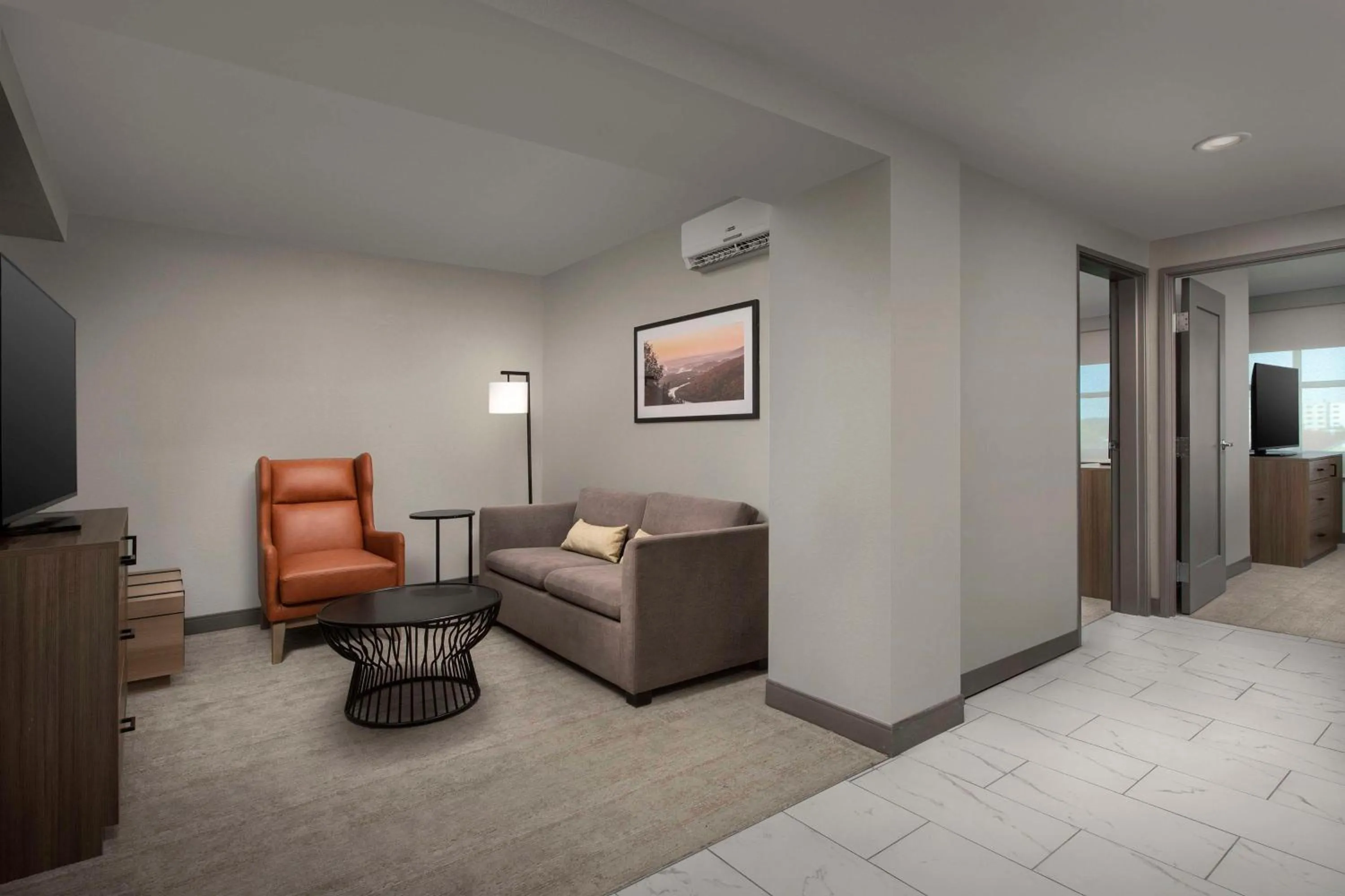 Living room in Doubletree by Hilton Chattanooga Hamilton Place