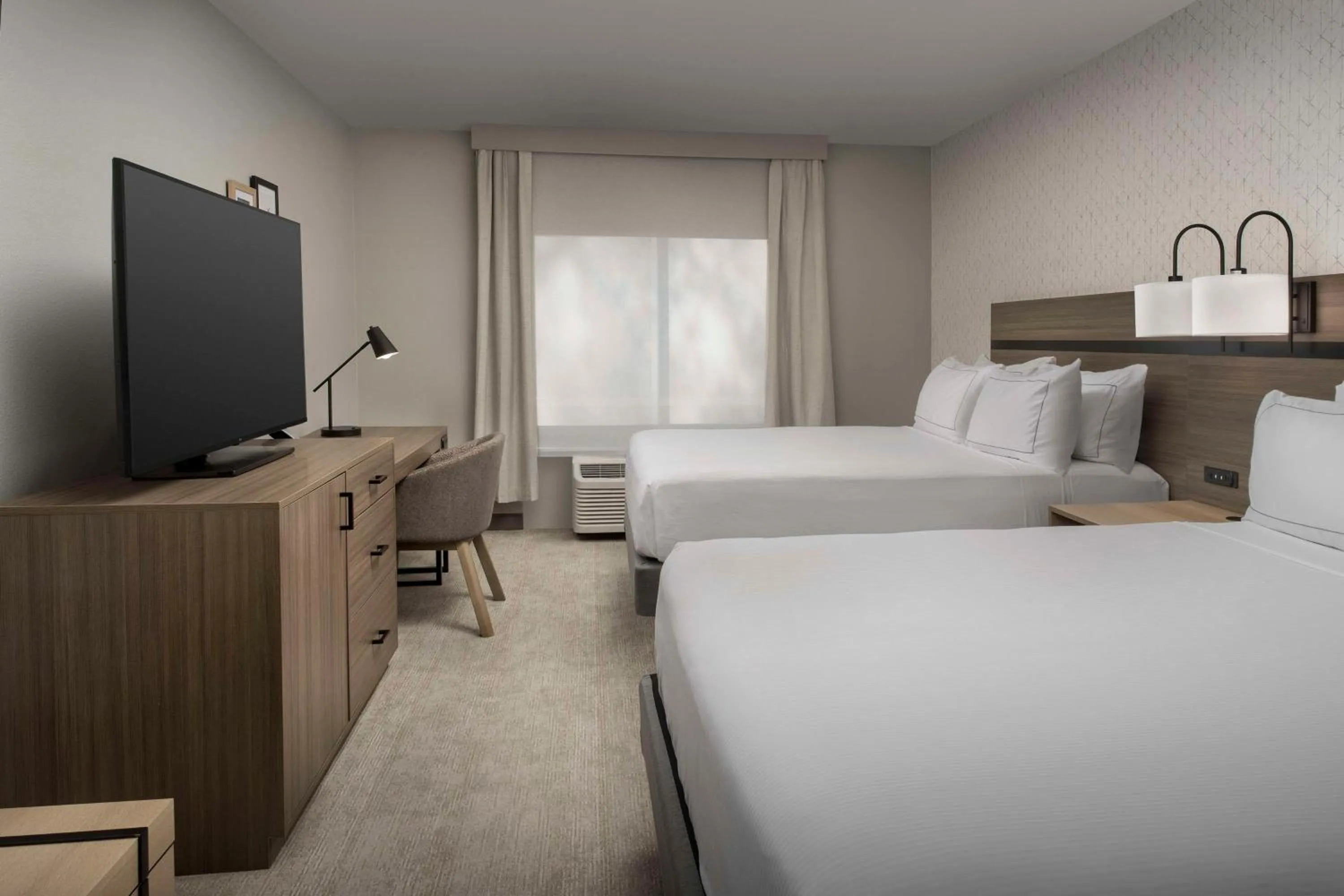 Bedroom, Bed in Doubletree by Hilton Chattanooga Hamilton Place