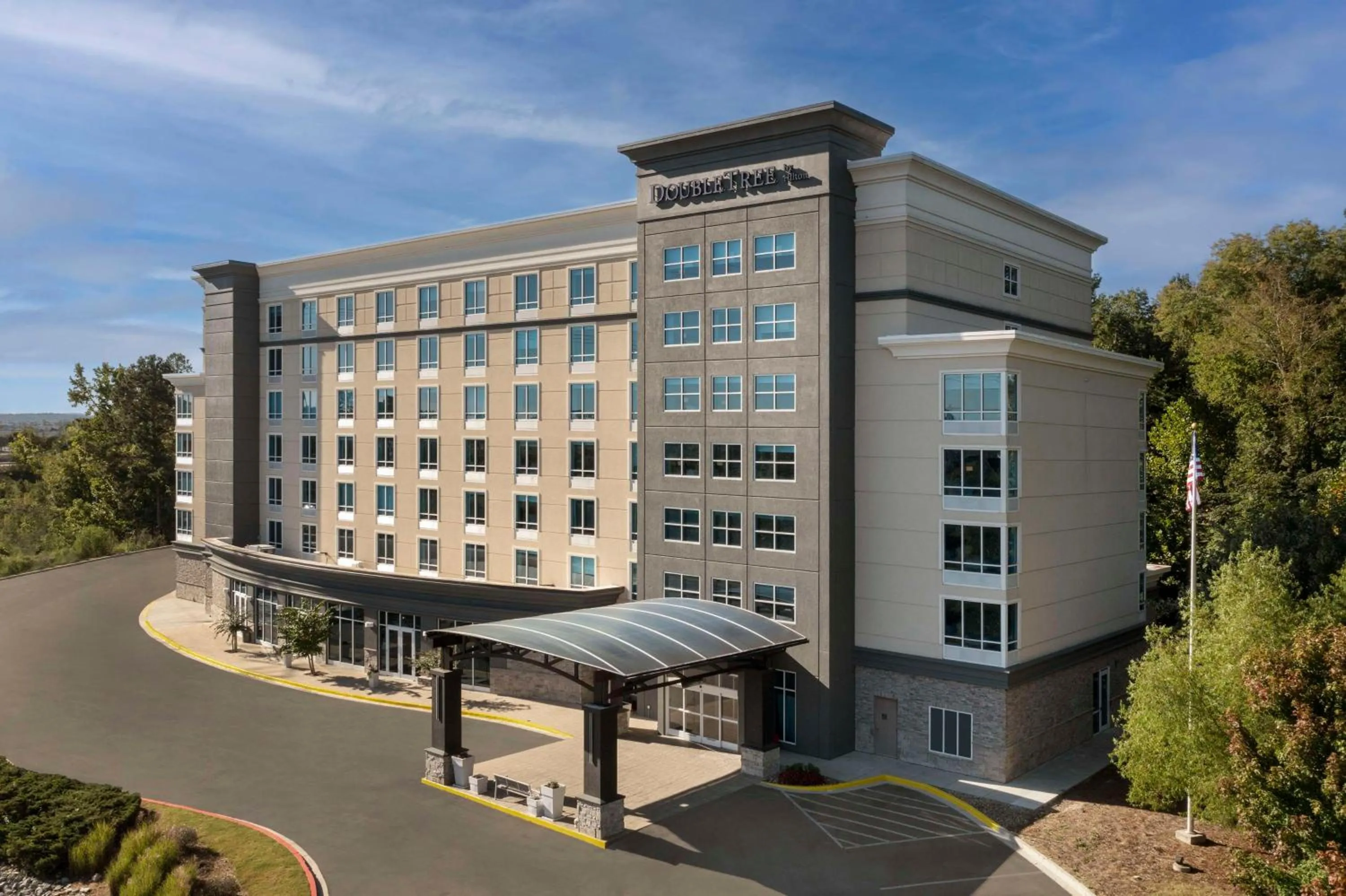 Property building in Doubletree by Hilton Chattanooga Hamilton Place
