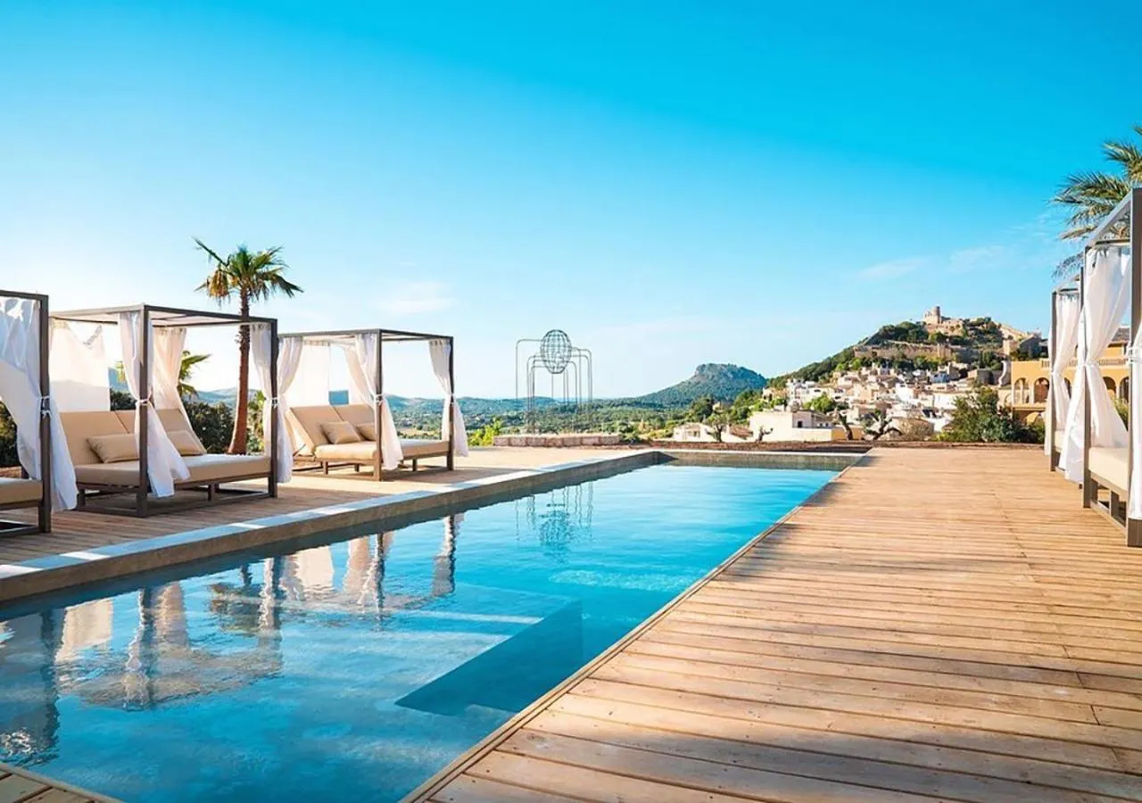 Swimming pool in Hotel Creu de Tau Art&Spa-Adults only