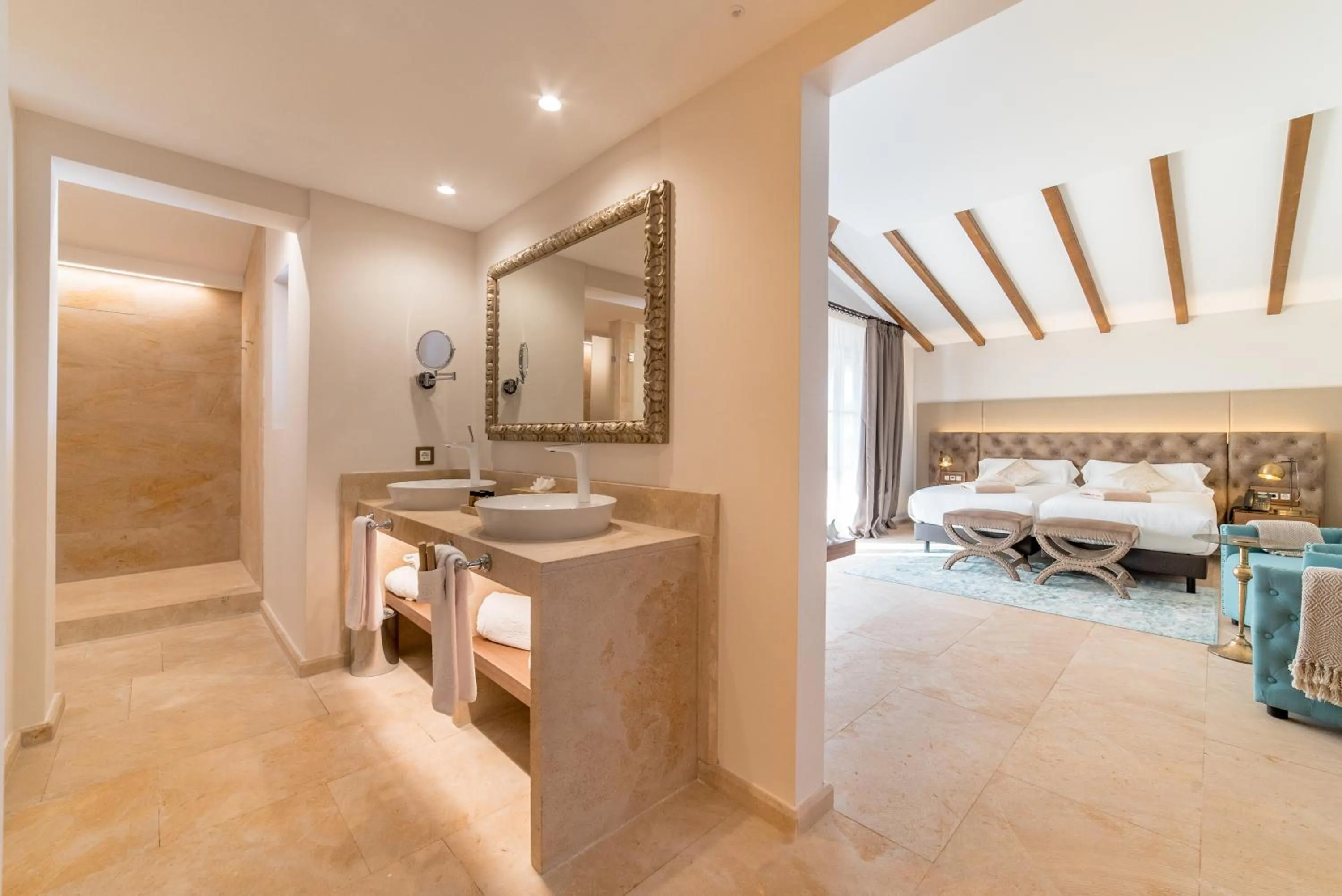 Bathroom, Bed in Hotel Creu de Tau Art&Spa-Adults only