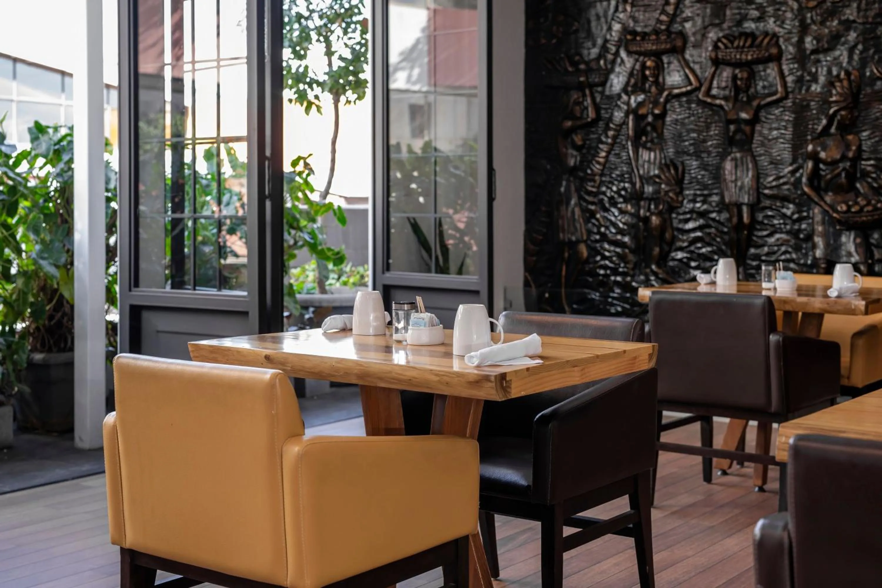 Restaurant/places to eat in Hotel Presidente