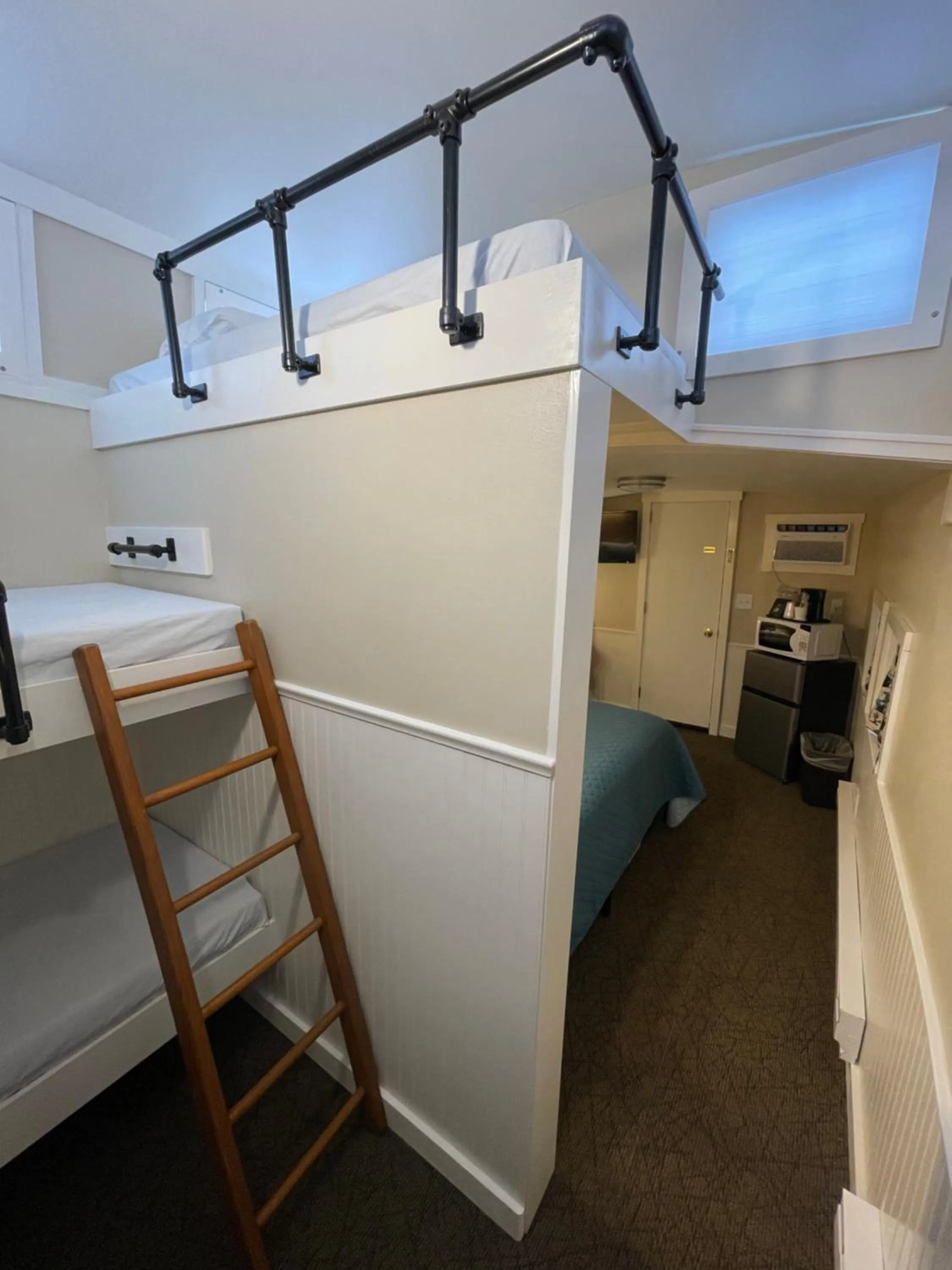 bunk bed, Bed in Red Caboose Motel & Restaurant