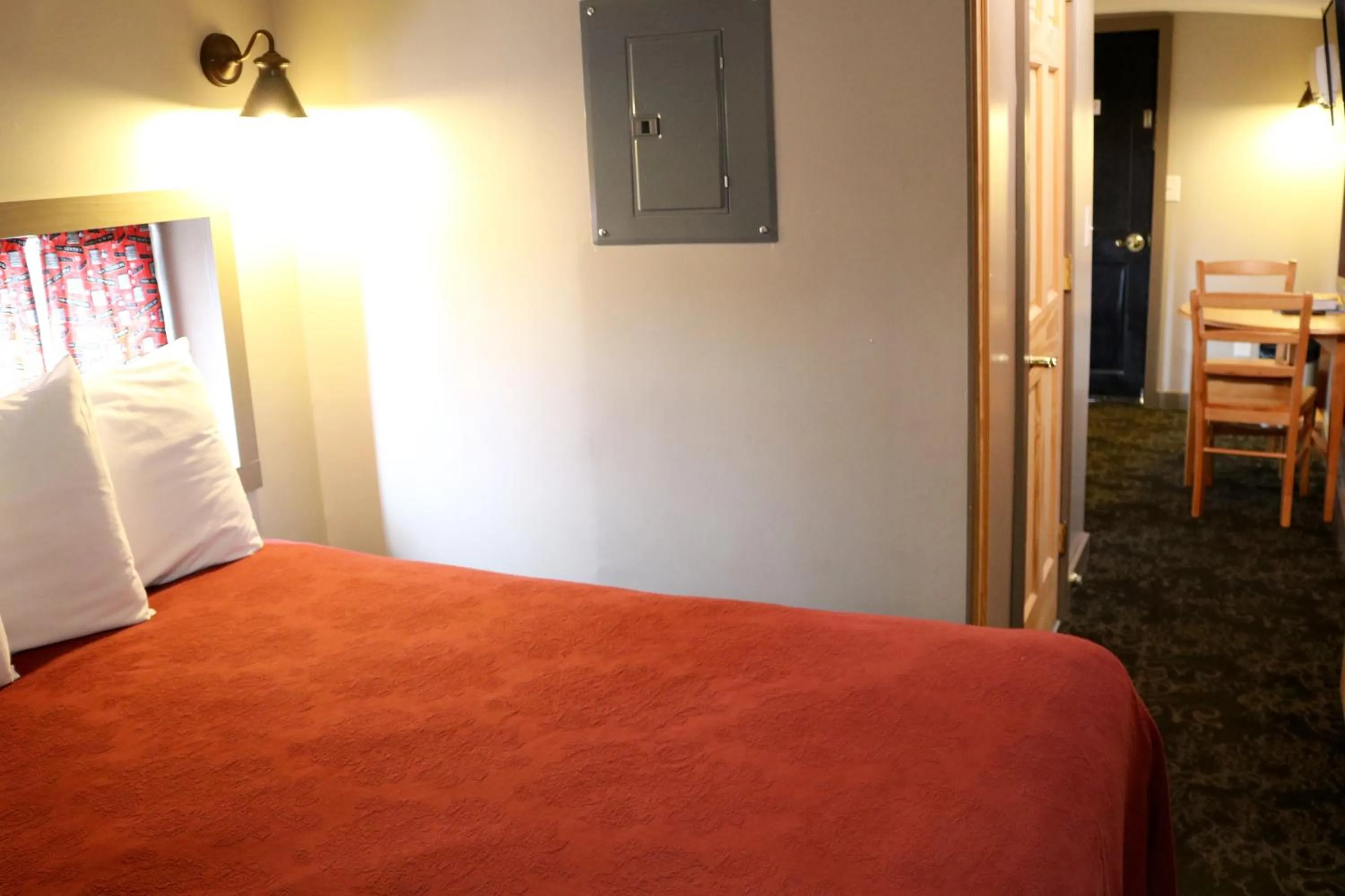 Bedroom, Bed in Red Caboose Motel & Restaurant