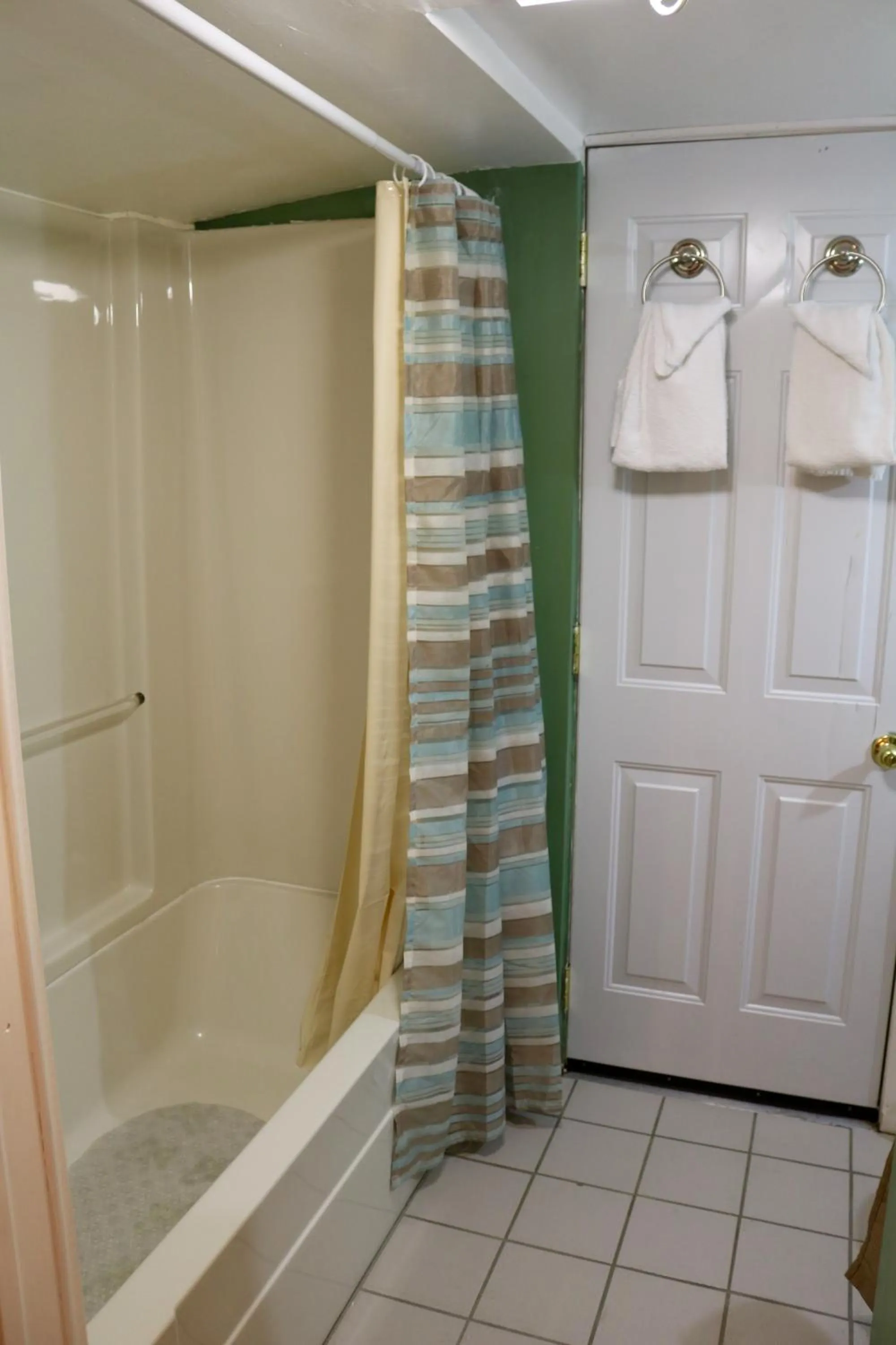 Red Caboose Motel & Restaurant