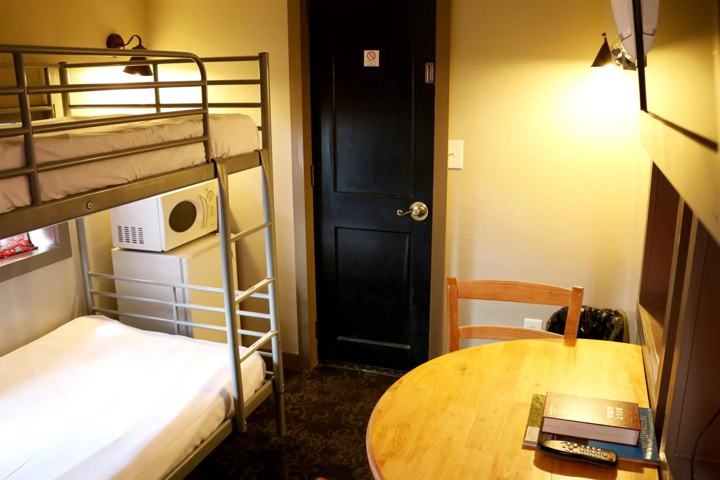 Bedroom, Bed in Red Caboose Motel & Restaurant