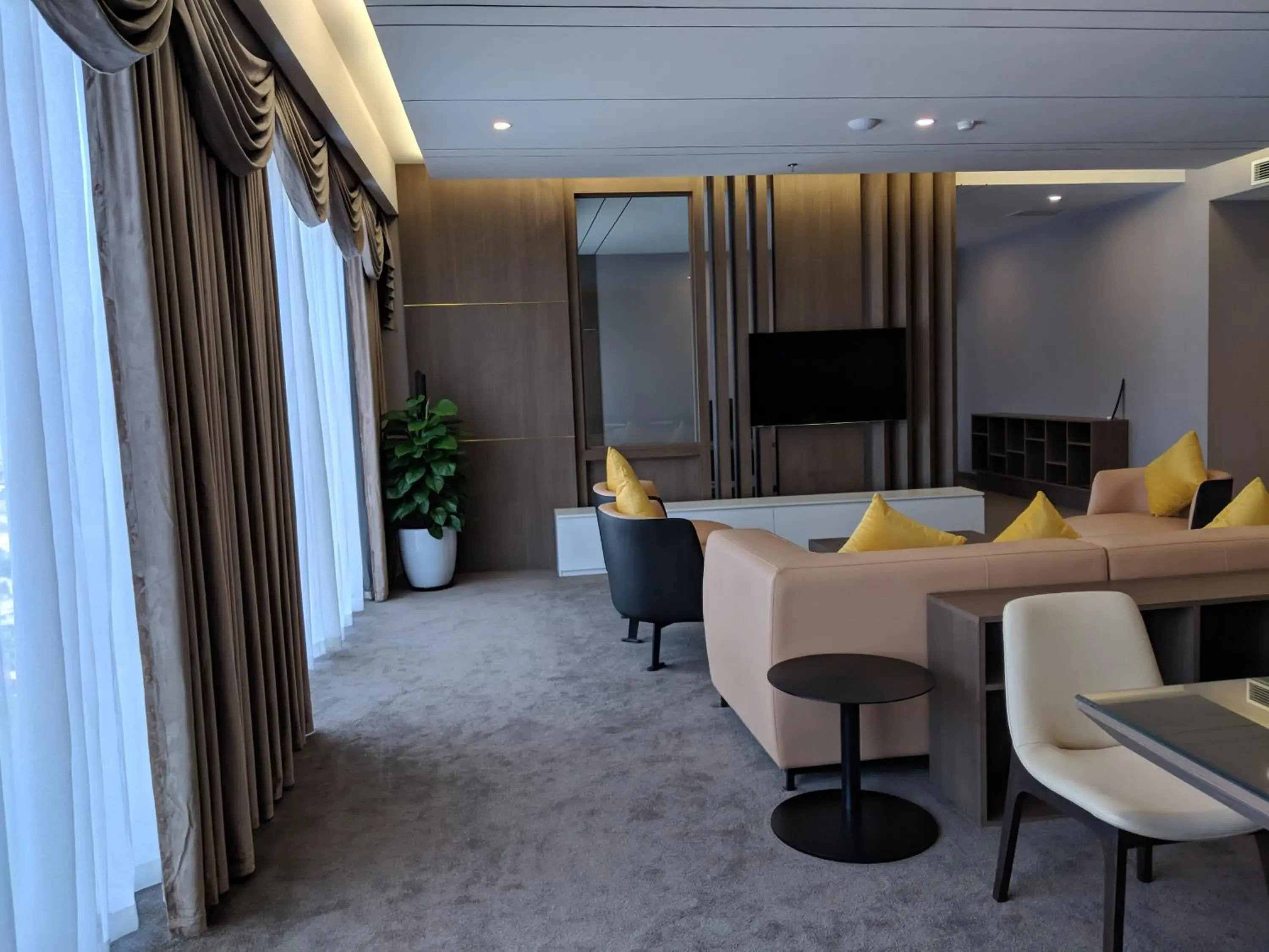 Presidential Suite in Muong Thanh Luxury Son La Presidential Suite in Muong Thanh Luxury Son La