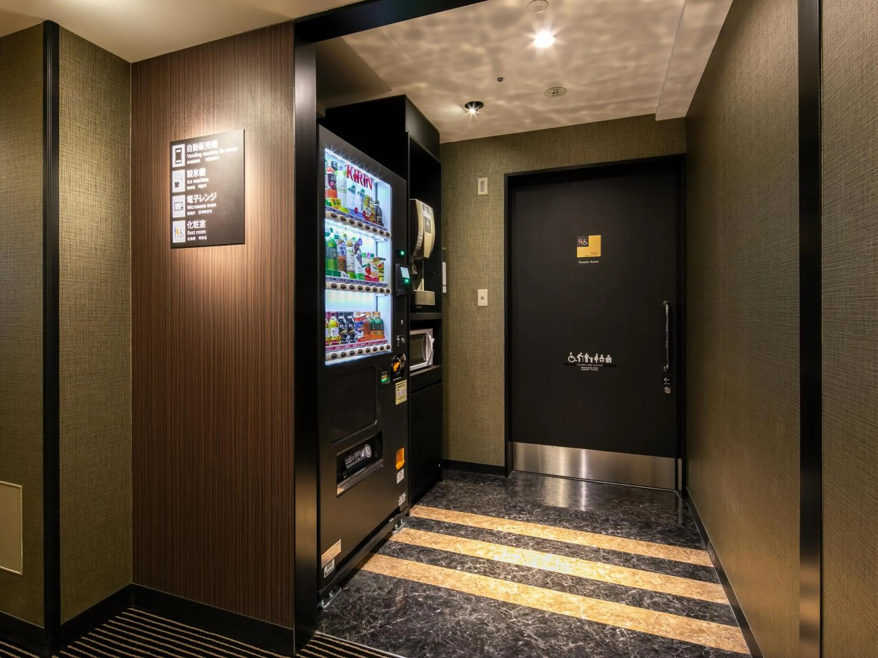 Area and facilities in APA Hotel Nihombashi Bakurocho Ekimae