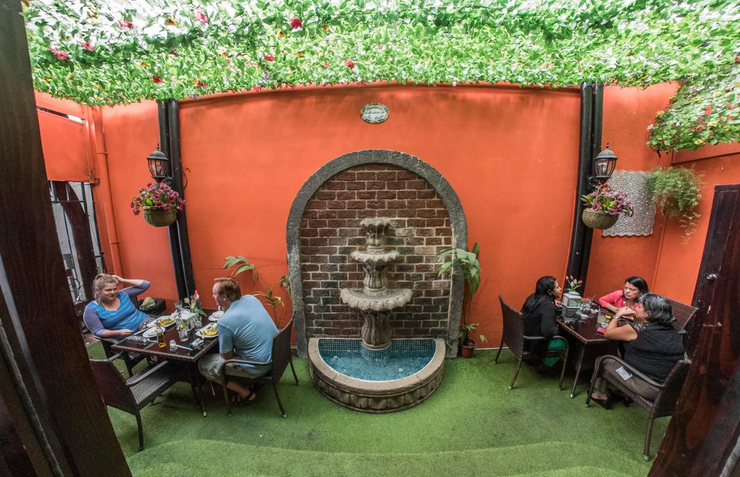 People in Hotel Casa Colon