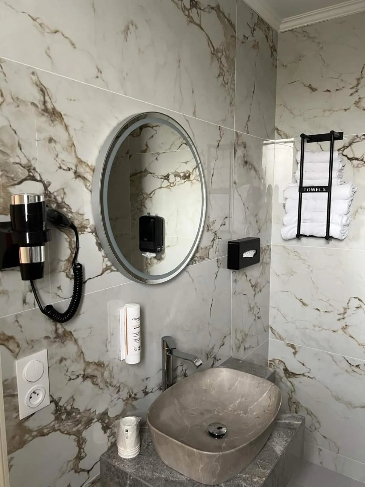 Contact Hôtel Le Continental