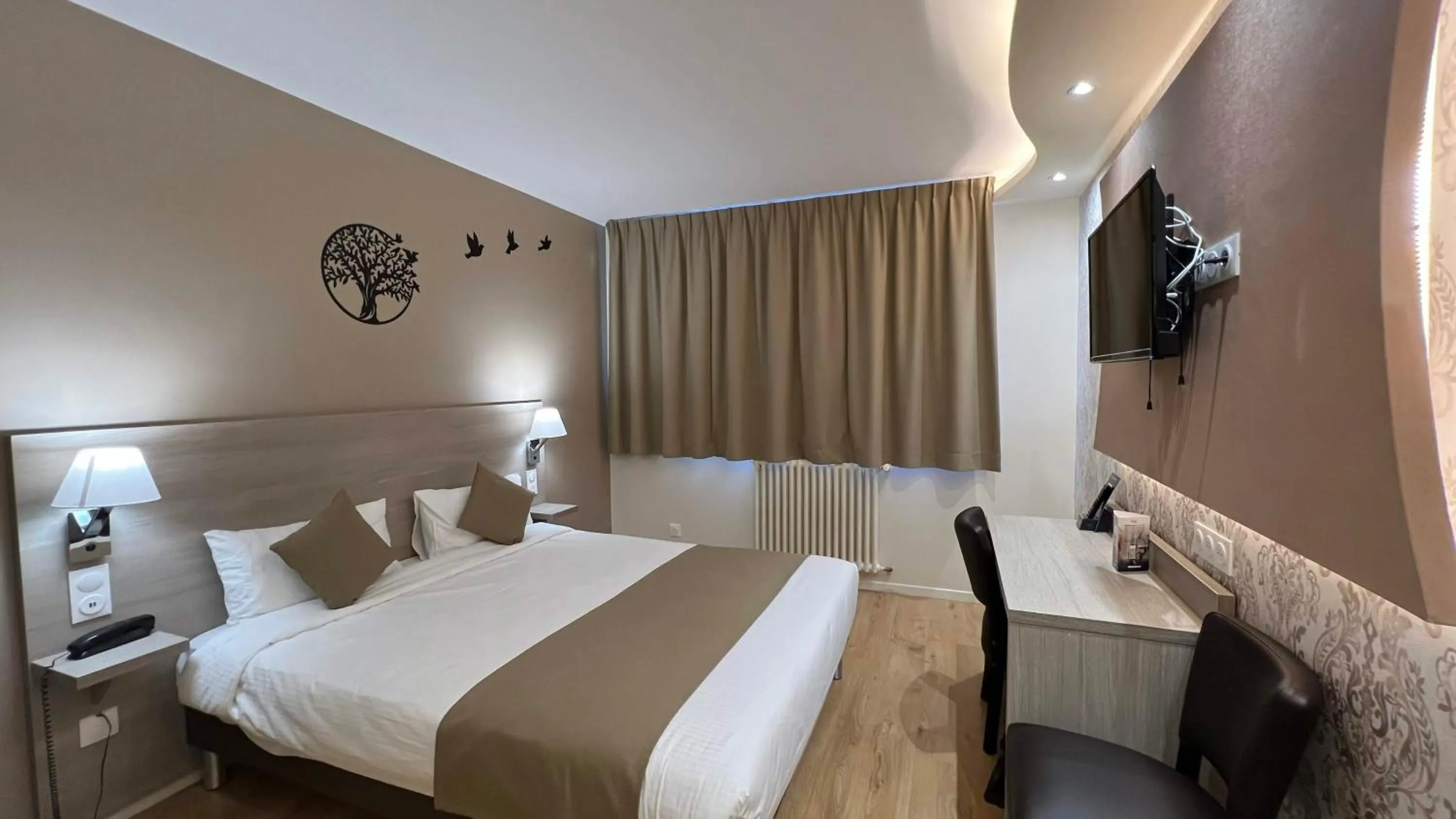 Bed in Contact Hôtel Le Continental